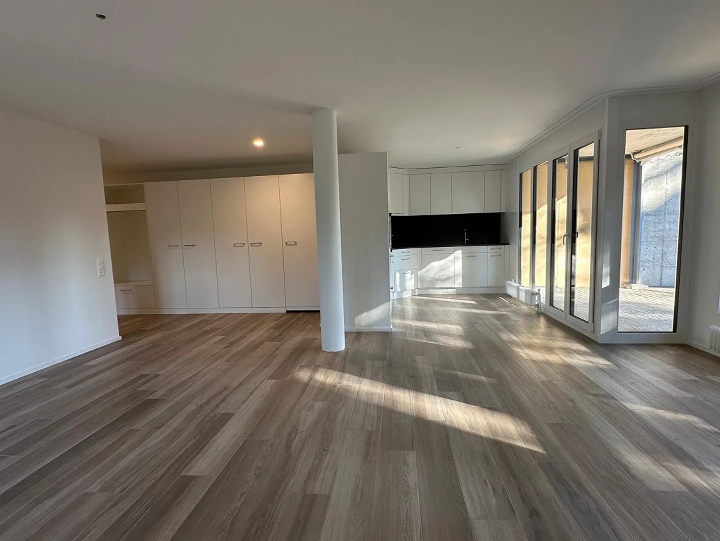 New, idyllic 5.5 room apartment with garden seating area - Photo 2 of 13