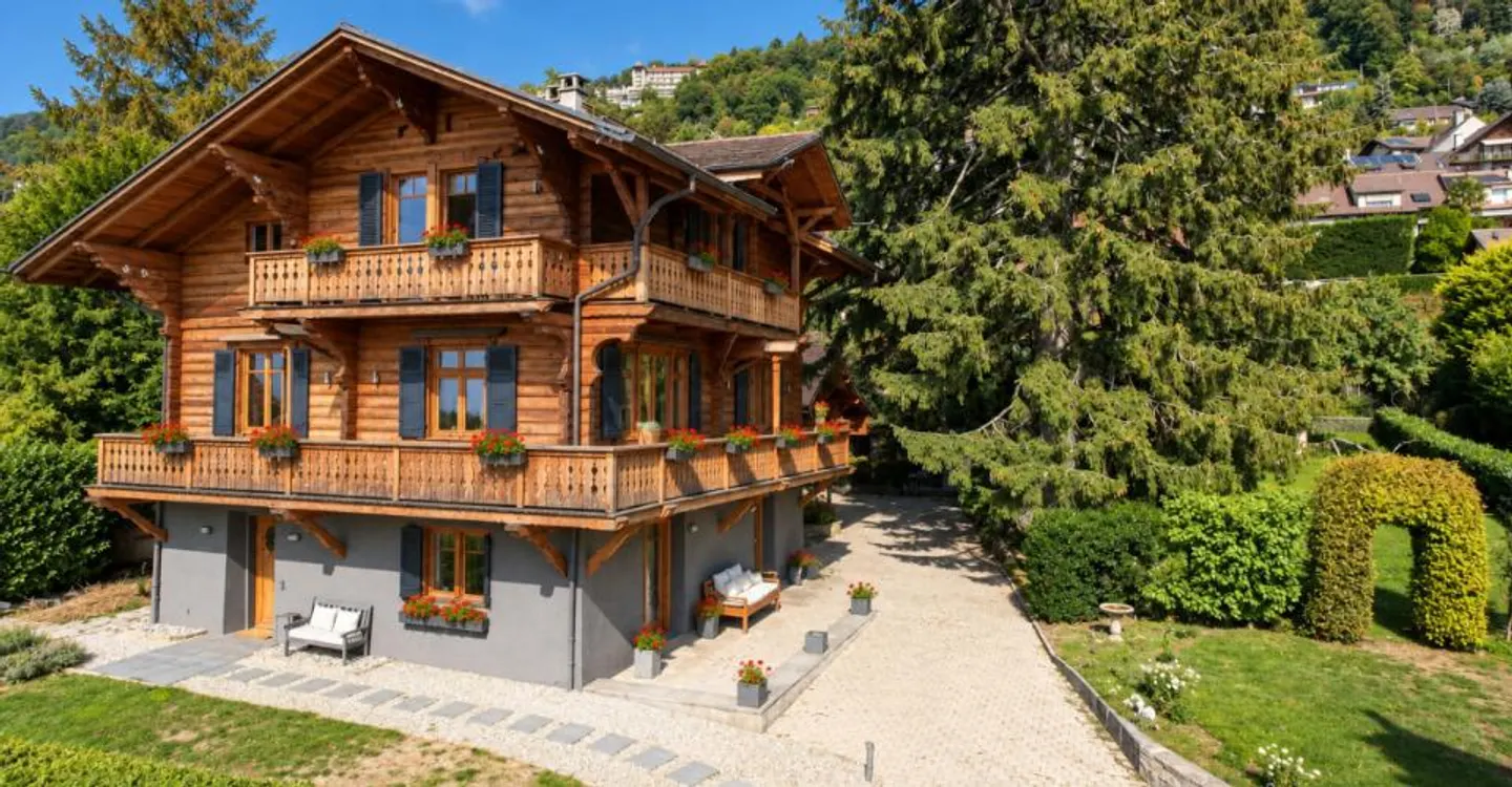 CHALET BERNARDINA – HISTORIC PROPERTY WITH PANORAMIC VIEW OF LAKE GENEVA - Photo 1 of 13
