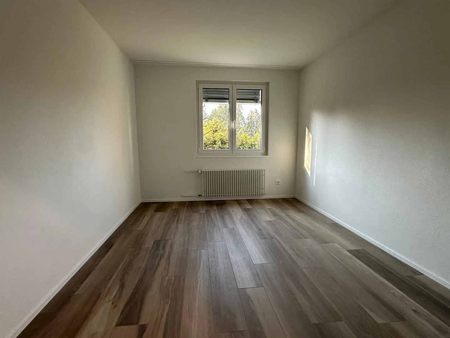 New, idyllic 5.5 room apartment with garden seating area - Photo 9 of 13