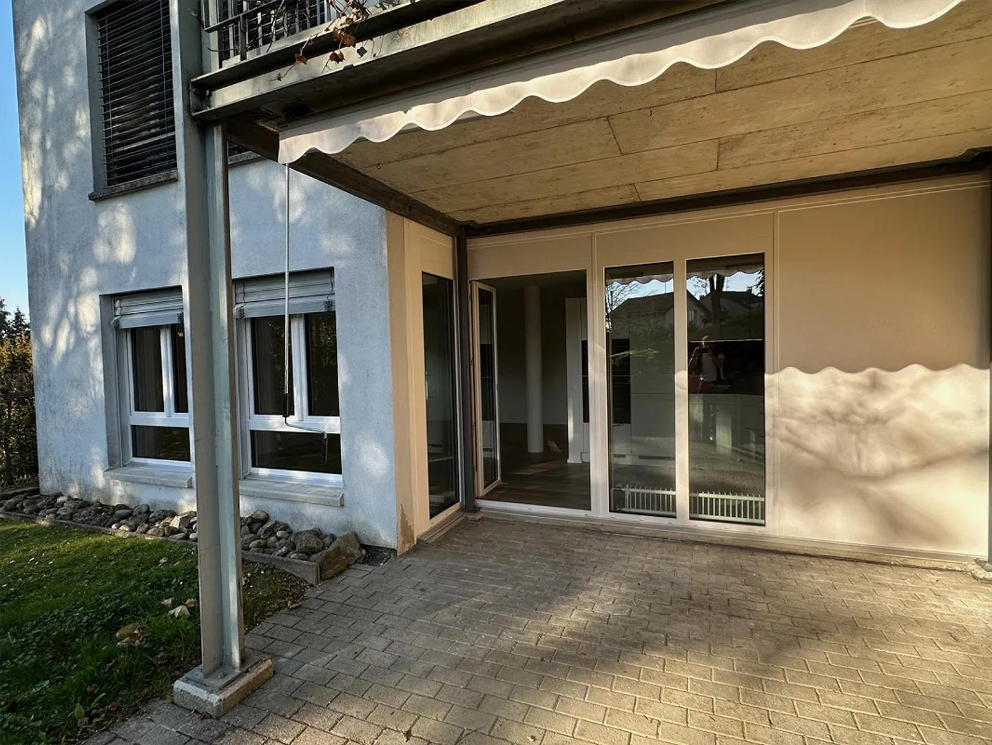 New, idyllic 5.5 room apartment with garden seating area - Photo 10 of 13