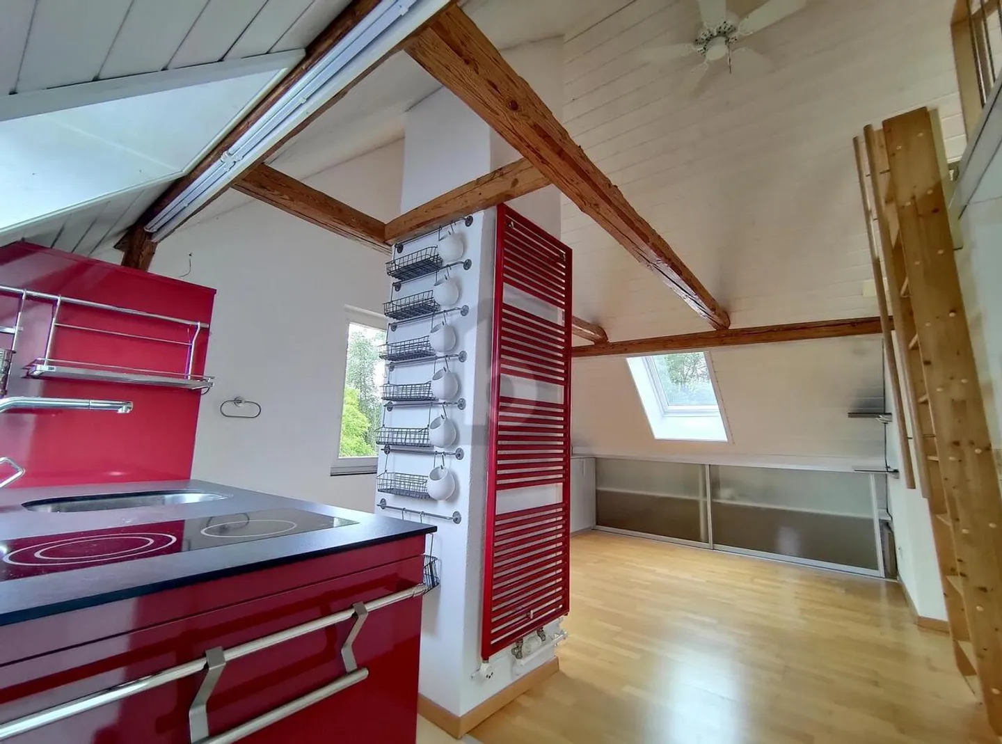 BAIGNÉ DE LUMIÈRE DANS UN ENDROIT CALME - Photo 2 sur 6