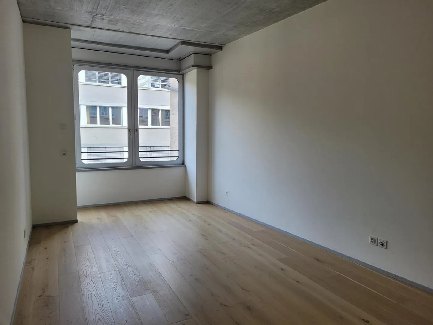 Vivere moderno in una posizione centrale! - Foto 4 di 8