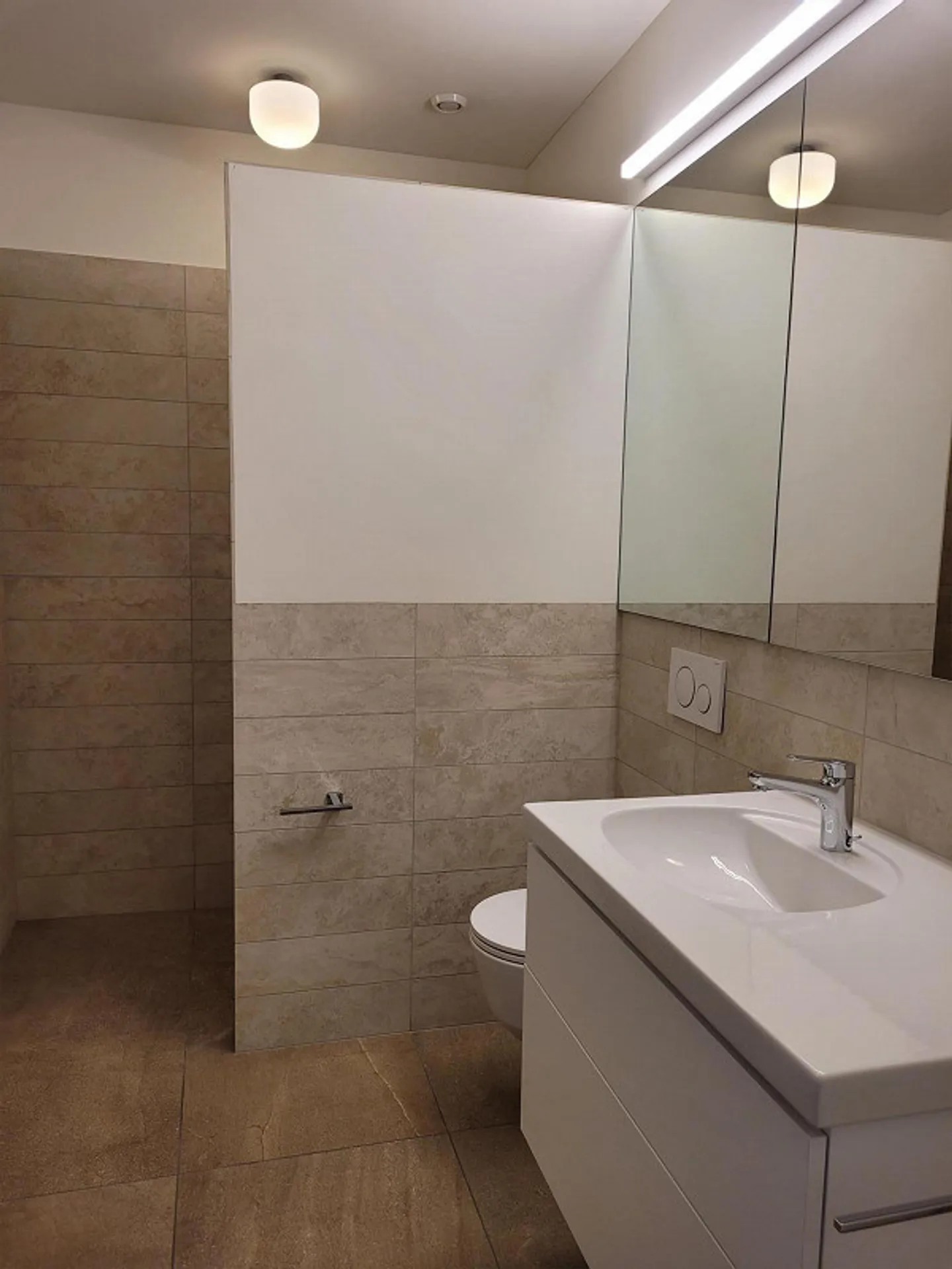 Vivere moderno in una posizione centrale! - Foto 6 di 8