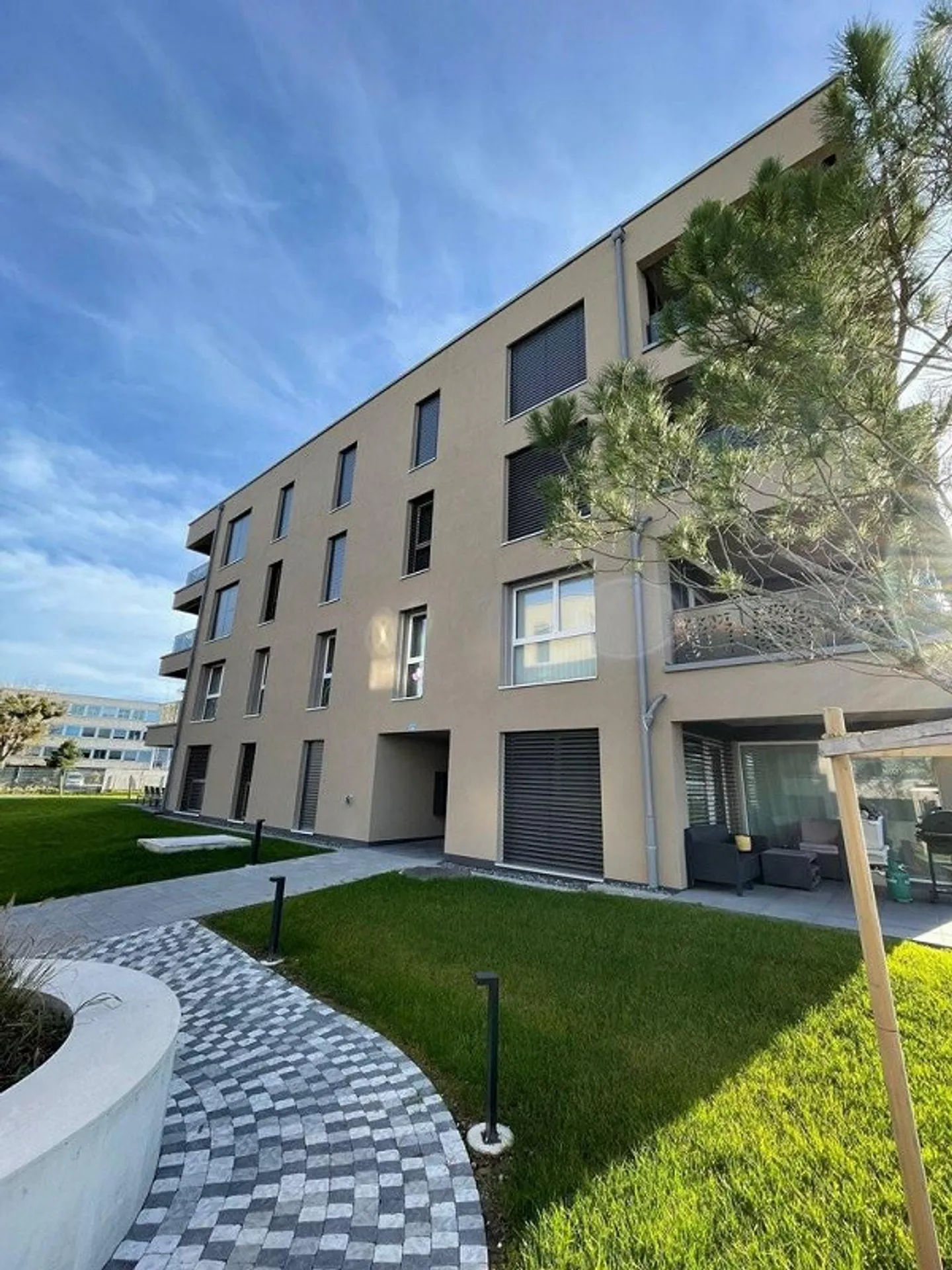 Appartement neuf de 3.5 pièces au rez-de-chaussée à Kerzers - Photo 1 sur 6