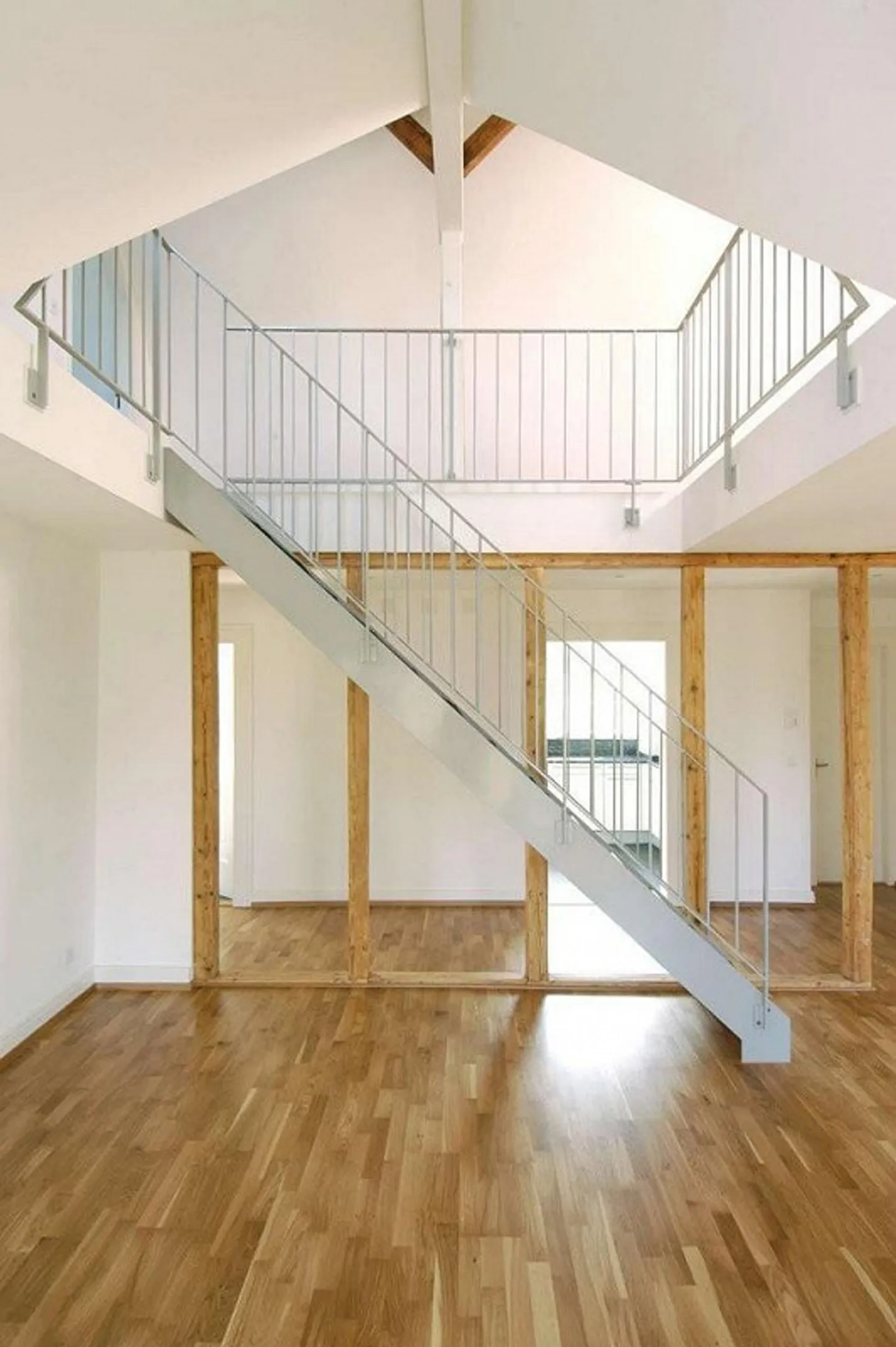 Appartamento maisonette speciale con galleria e utilizzo del giardino - Foto 4 di 11