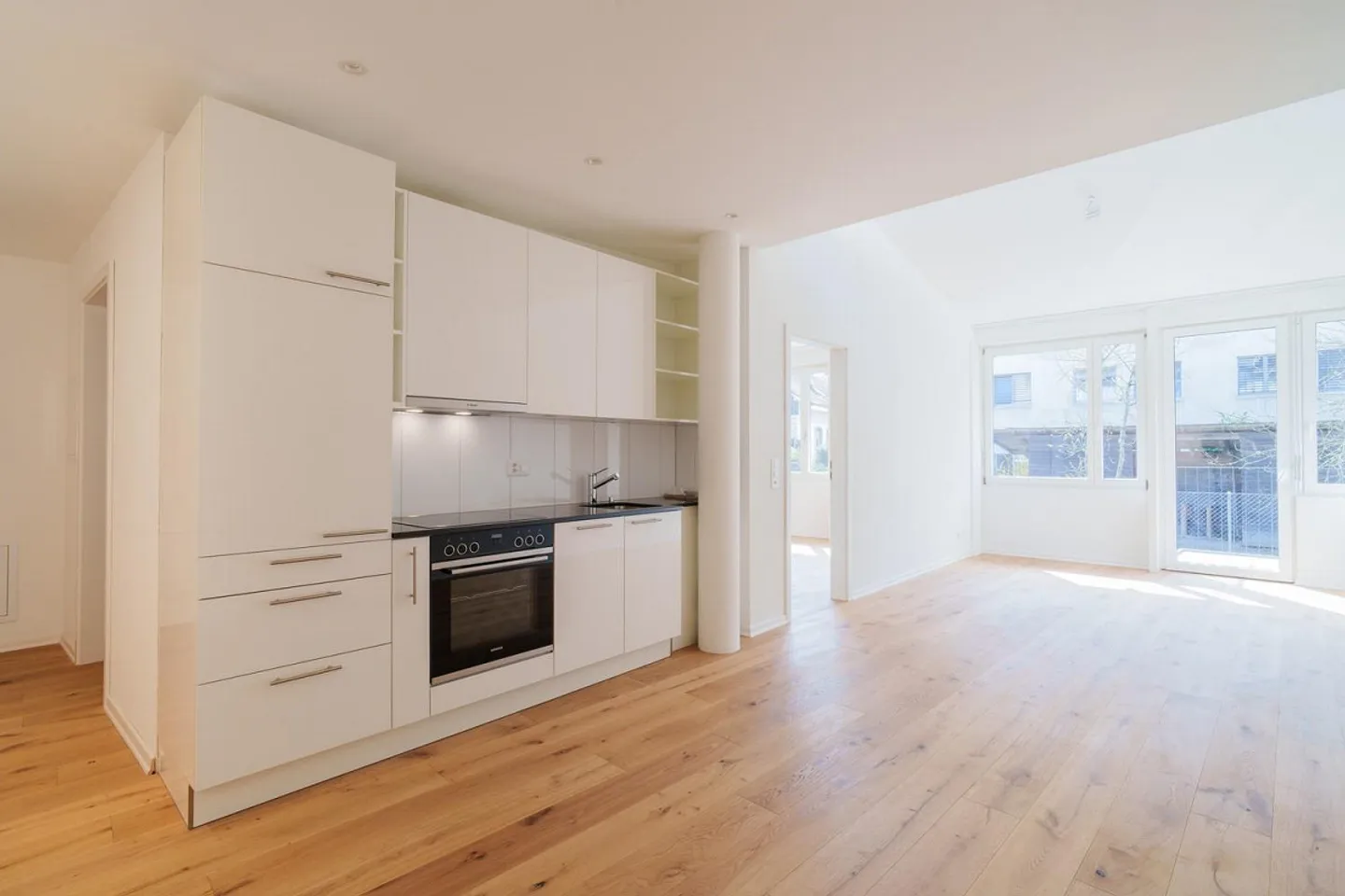 Appartement moderne et lumineux à louer, partiellement rénové ! - Photo 2 sur 12