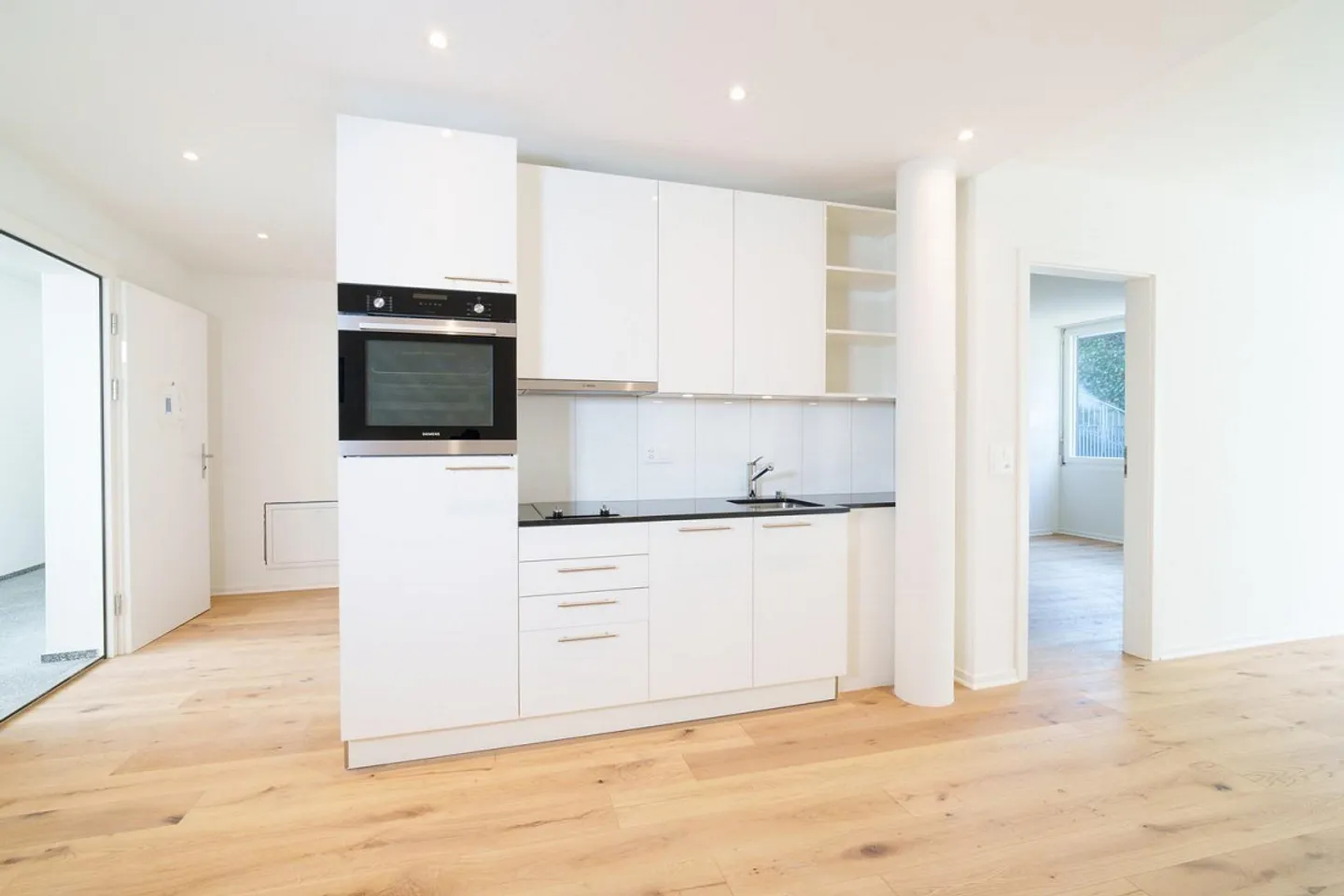 Appartement moderne et lumineux à louer, partiellement rénové ! - Photo 3 sur 12