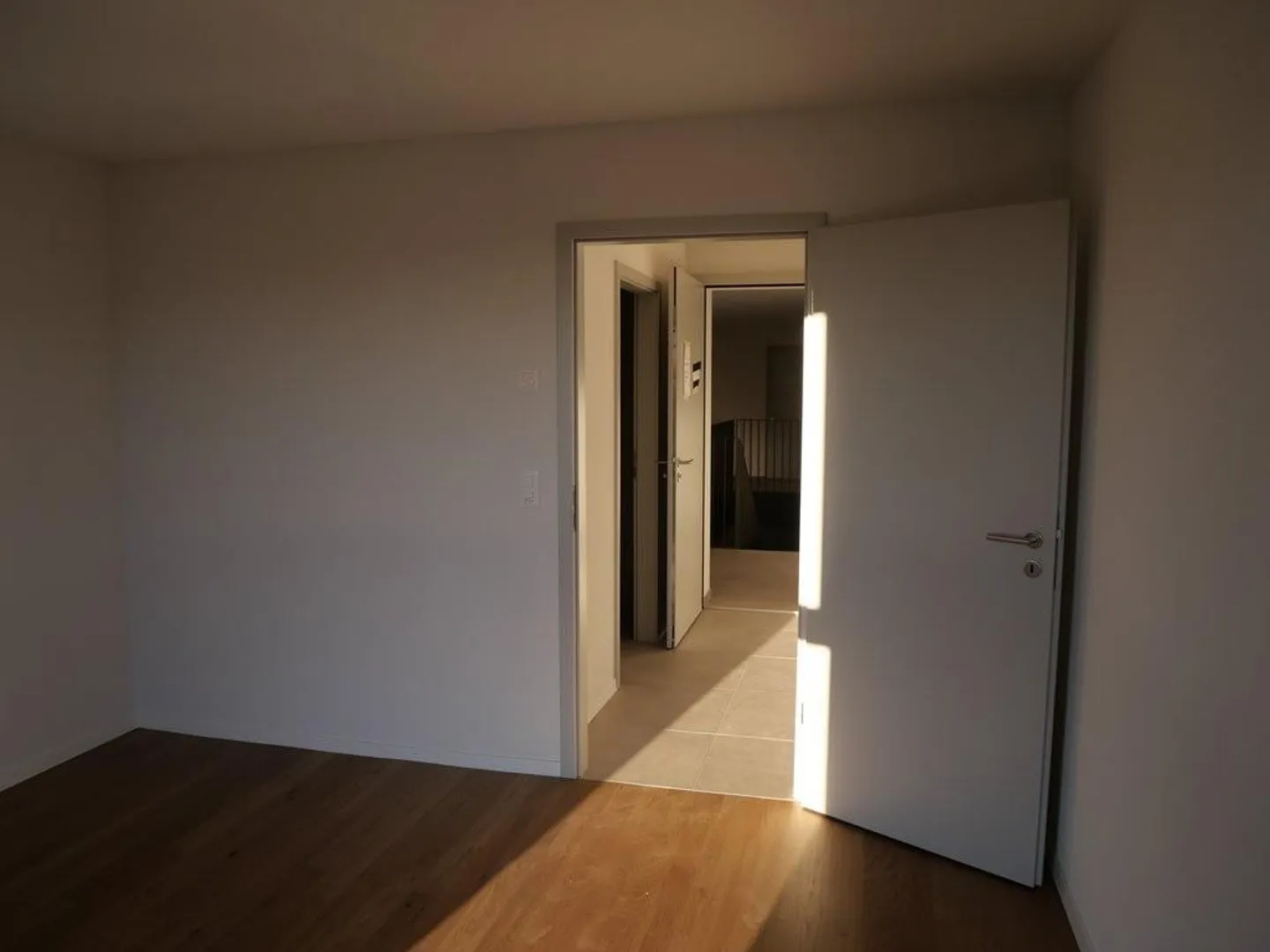 Appartement neuf de 3.5 pièces au rez-de-chaussée à Kerzers - Photo 3 sur 6