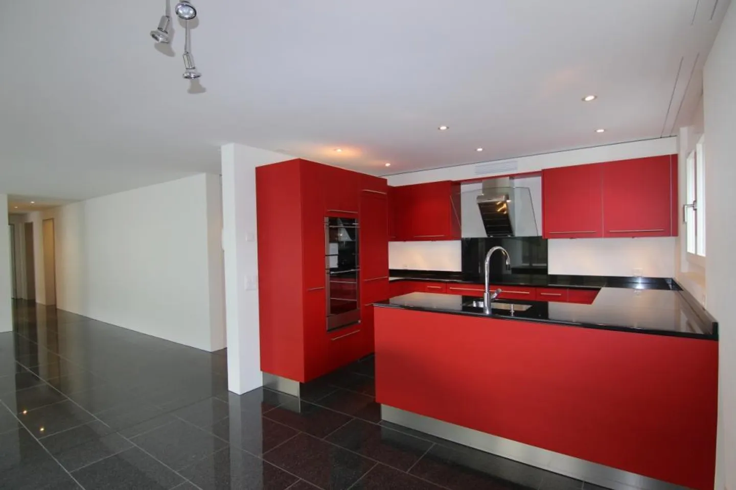 Helle und grosszügige 4½-Zimmer Terrassenwohnung - Foto 1 von 6