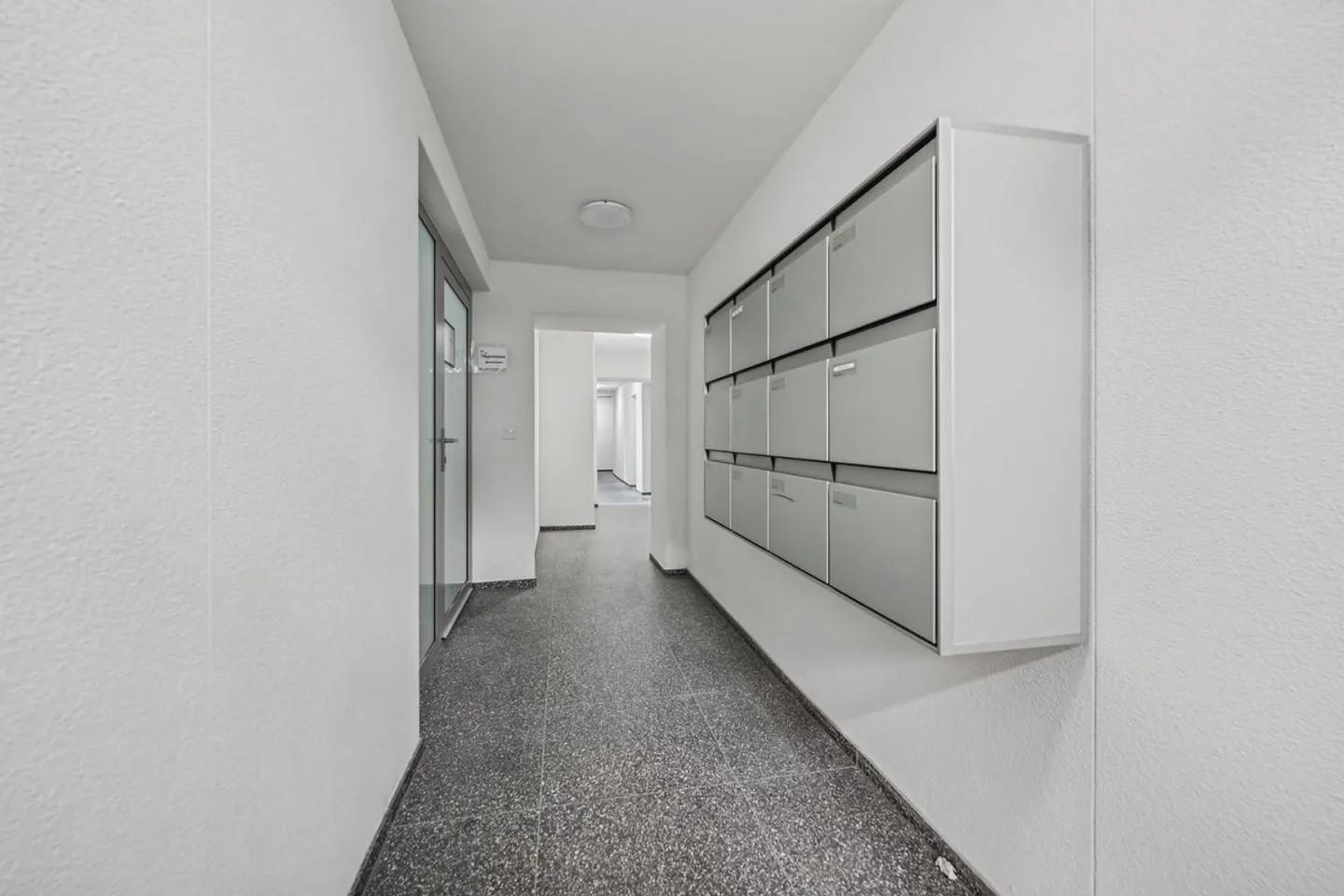 Appartement moderne et lumineux à louer, partiellement rénové ! - Photo 10 sur 12