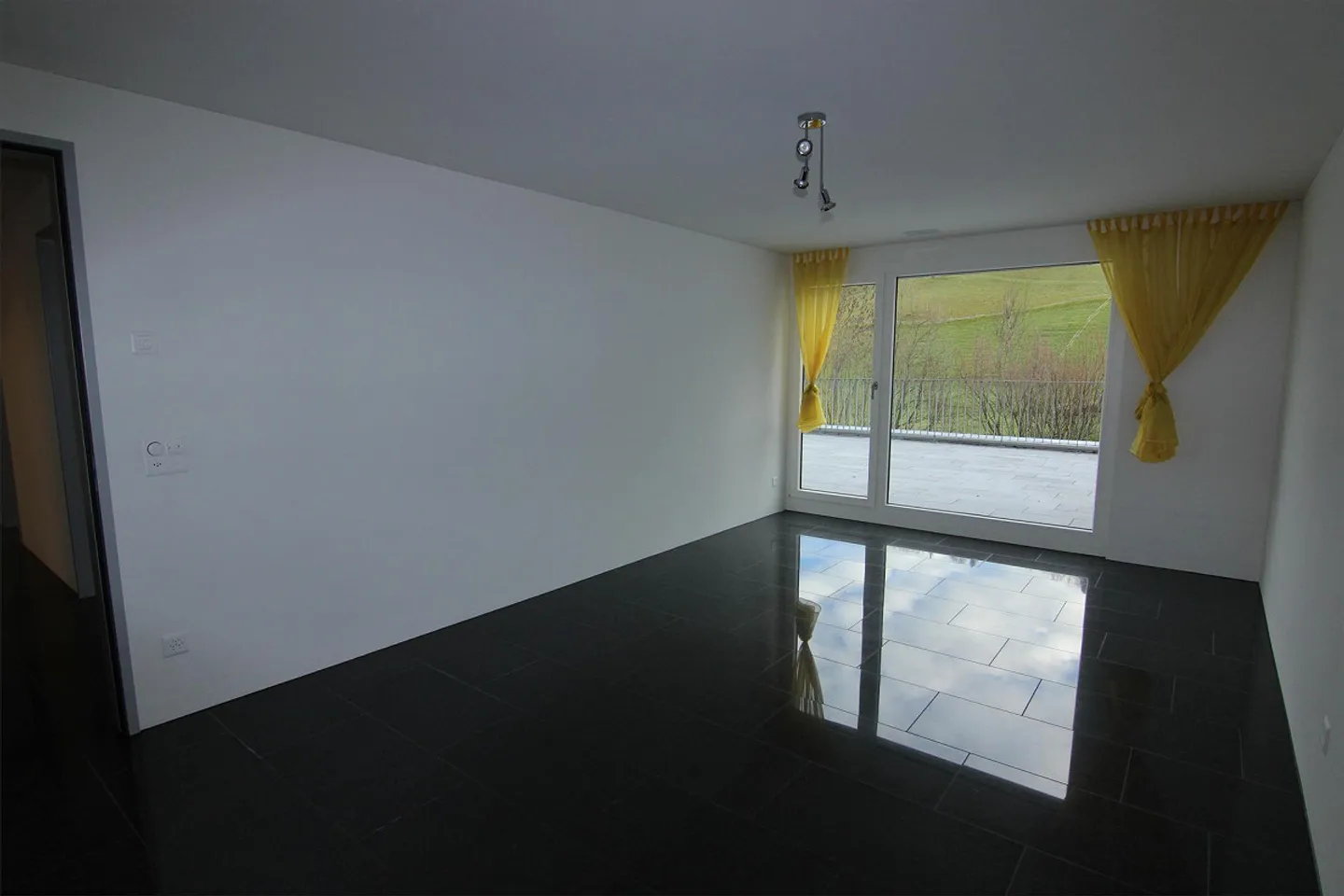Helle und grosszügige 4½-Zimmer Terrassenwohnung - Foto 3 von 6