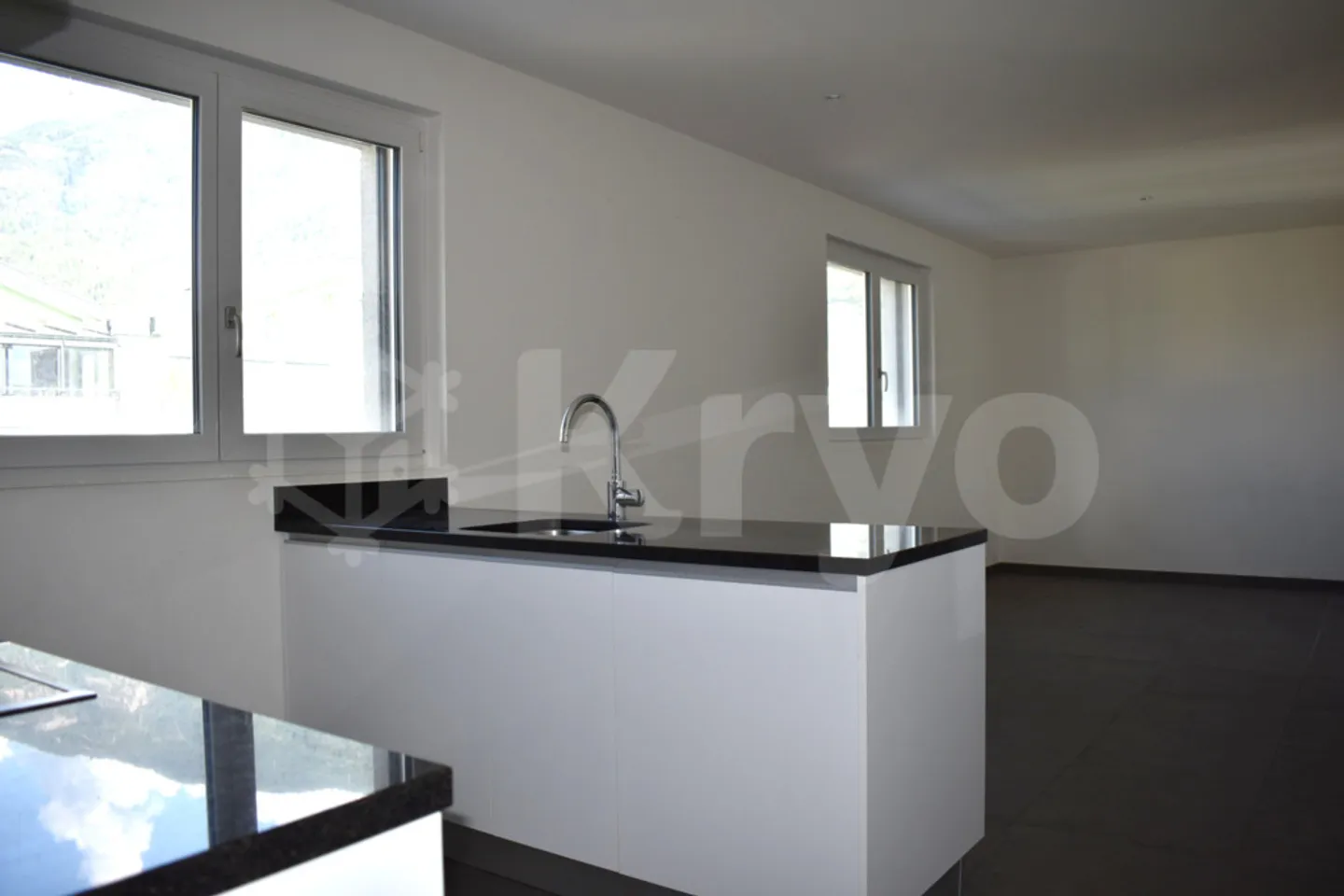 SAXON - BEAUTIFUL 2-ROOM APARTMENT FOR RENT - Photo 2 of 4