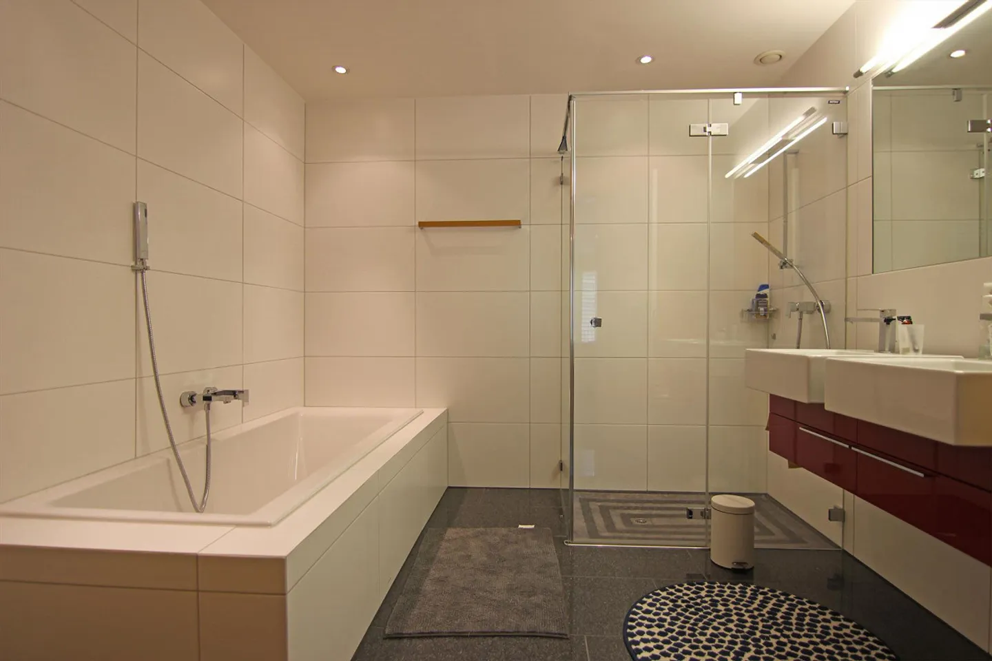 Helle und grosszügige 4½-Zimmer Terrassenwohnung - Foto 4 von 6