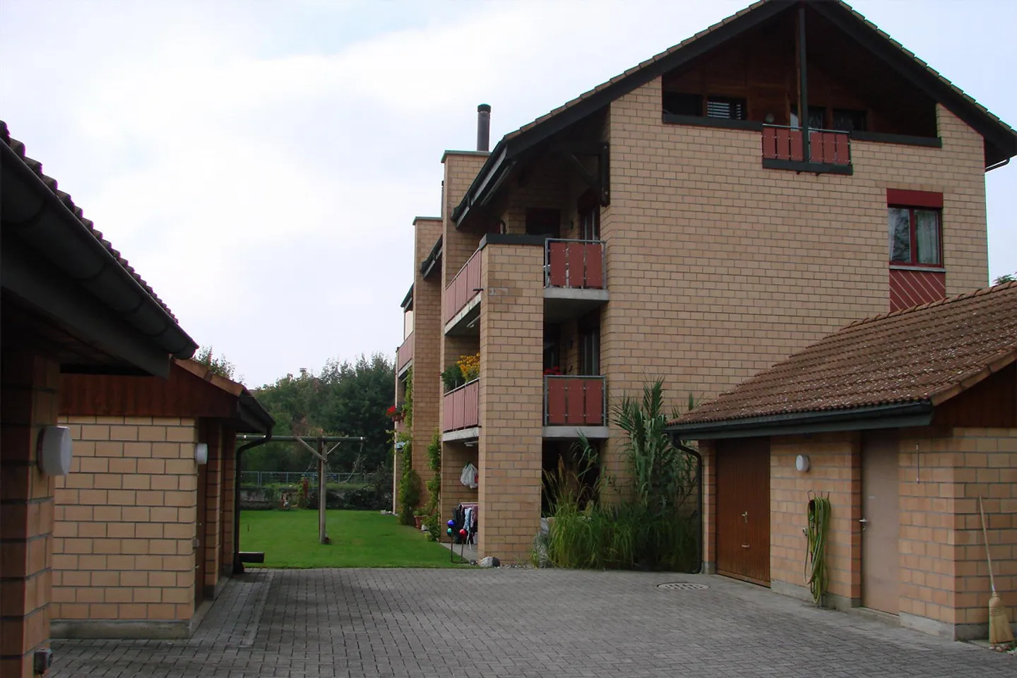 Charmante Wohnung mit Sitzplatz - Foto 1 von 5