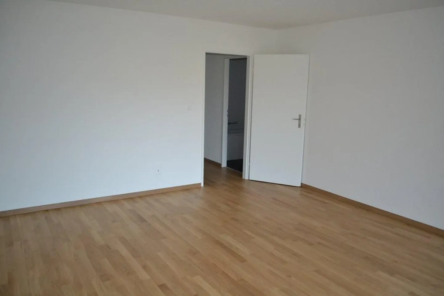 Moderne Wohnung in Zumikon - Foto 3 von 6