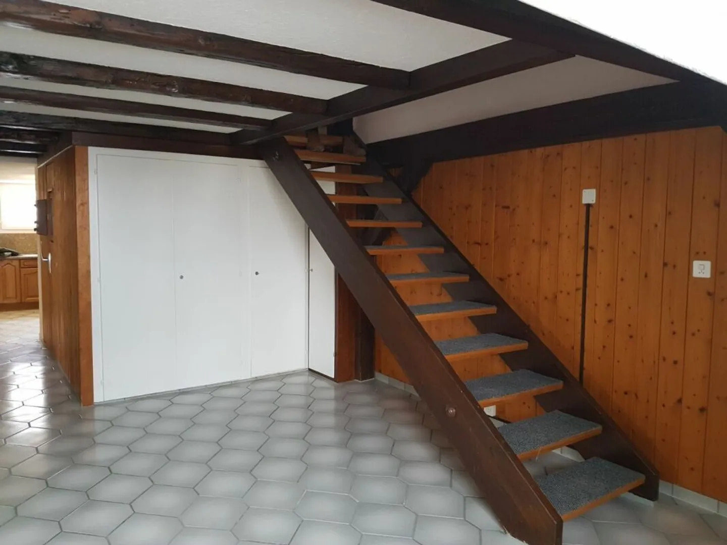 Yield property, well-maintained multi-family house with 3 apartments - Photo 10 of 16