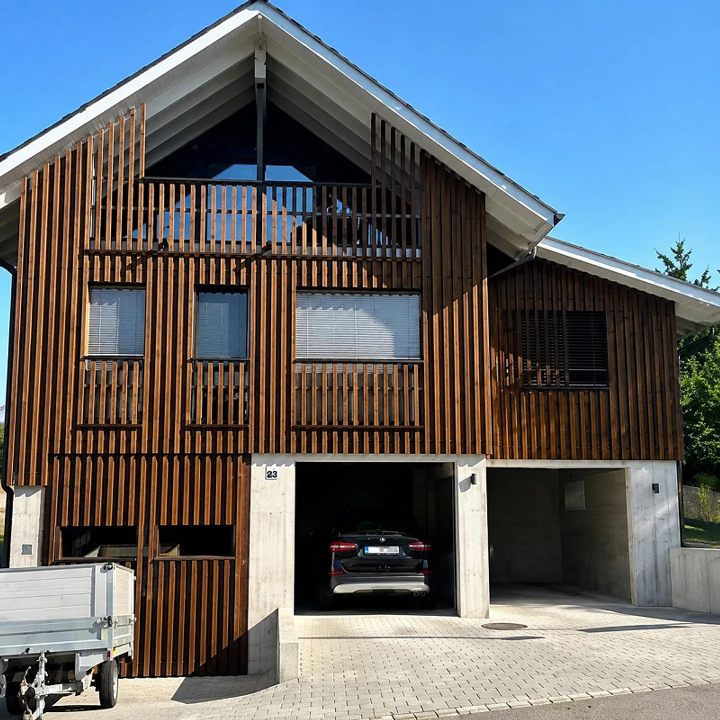 Moderne 5.5-Zimmer-Wohnung mit Garage und Terasse in Elsau - Foto 1 di 12