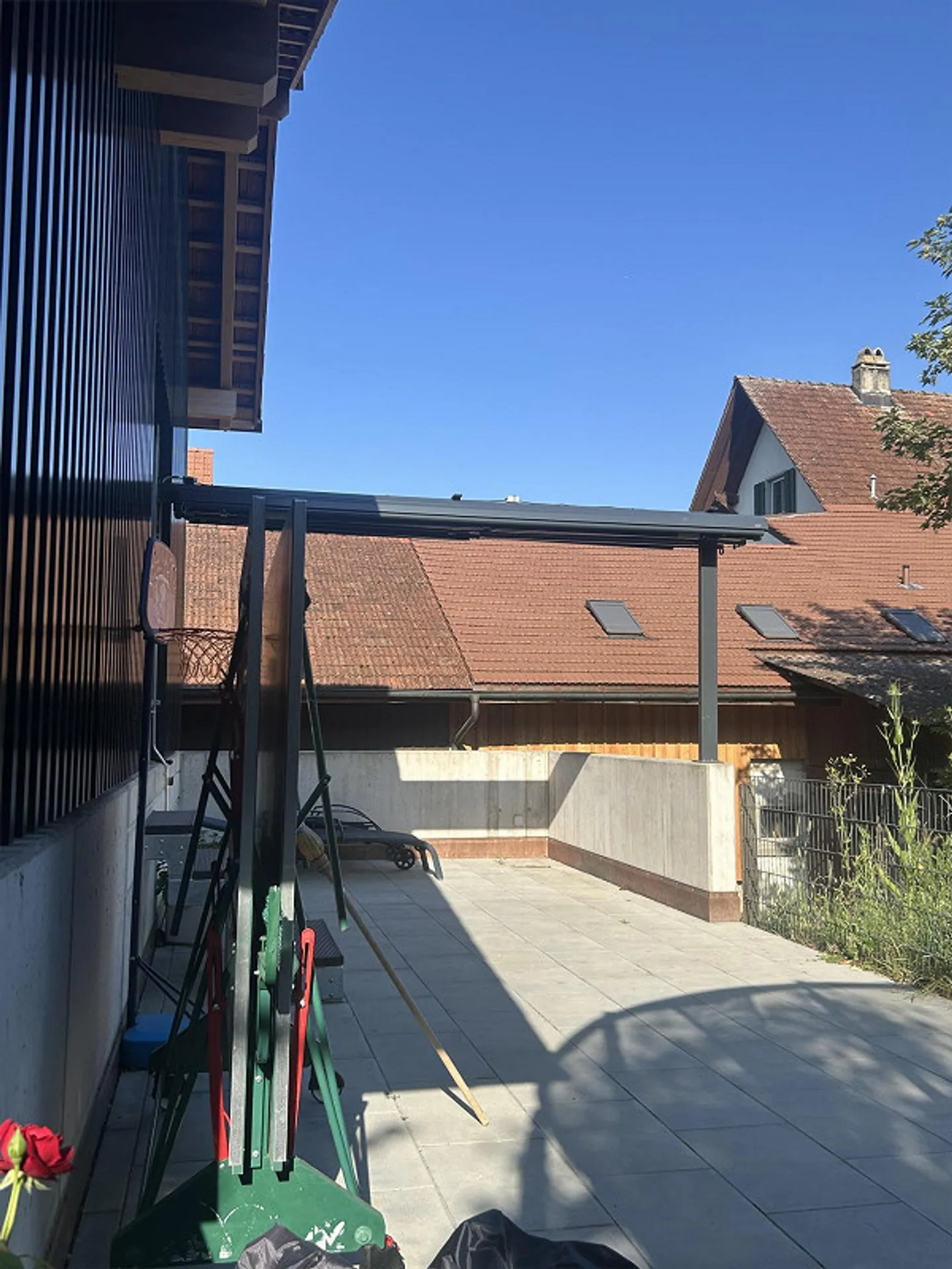 Moderne 5.5-Zimmer-Wohnung mit Garage und Terasse in Elsau - Foto 2 di 12