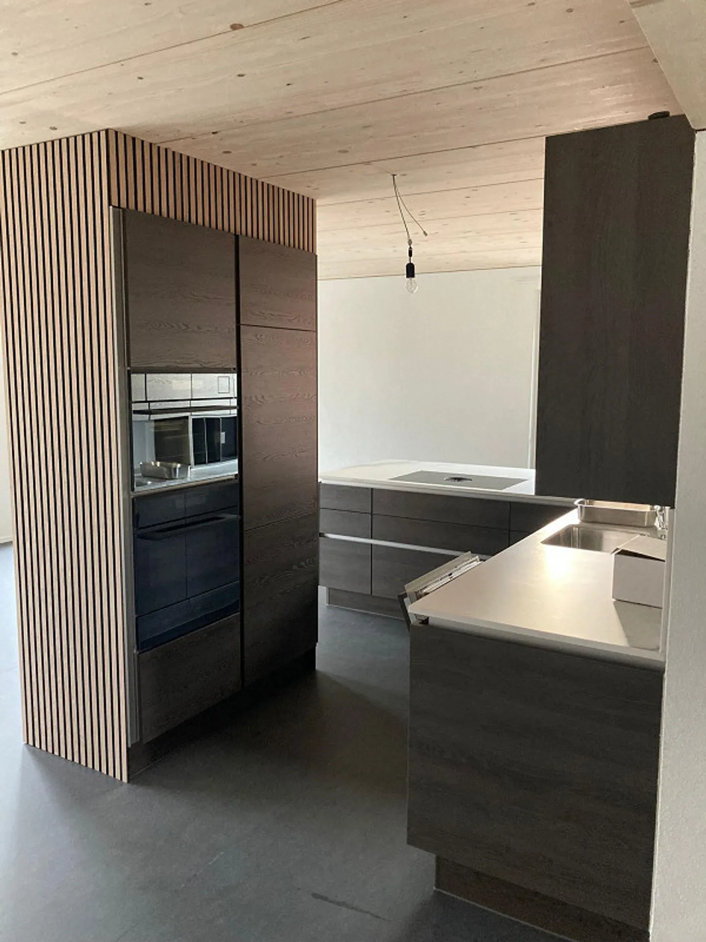 Moderne 5.5-Zimmer-Wohnung mit Garage und Terasse in Elsau - Foto 4 di 12