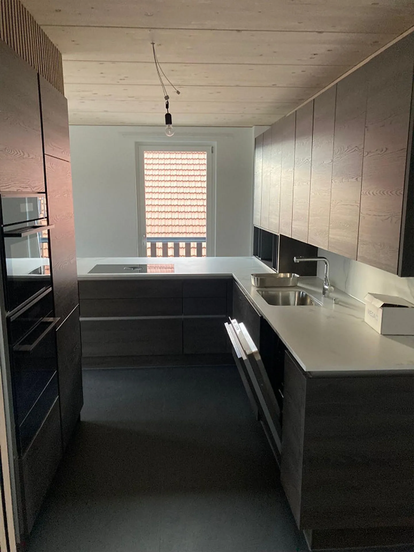 Moderne 5.5-Zimmer-Wohnung mit Garage und Terasse in Elsau - Foto 5 di 12
