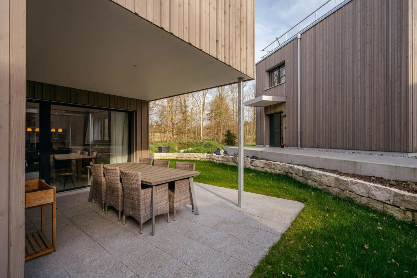 Casa familiare moderna con giardino - Foto 11 di 13