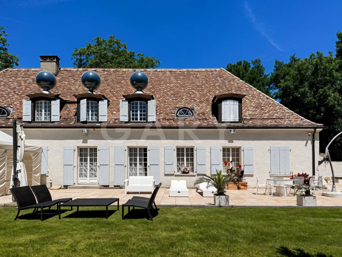 Manor House with great potential - Photo 2 of 10