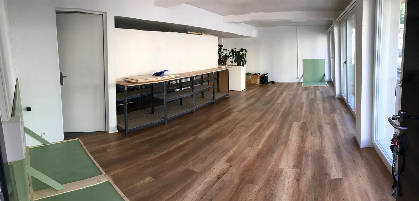 Espace commercial / Atelier / Bureau à louer, 48.5m² avec parking - Photo 1 sur 6