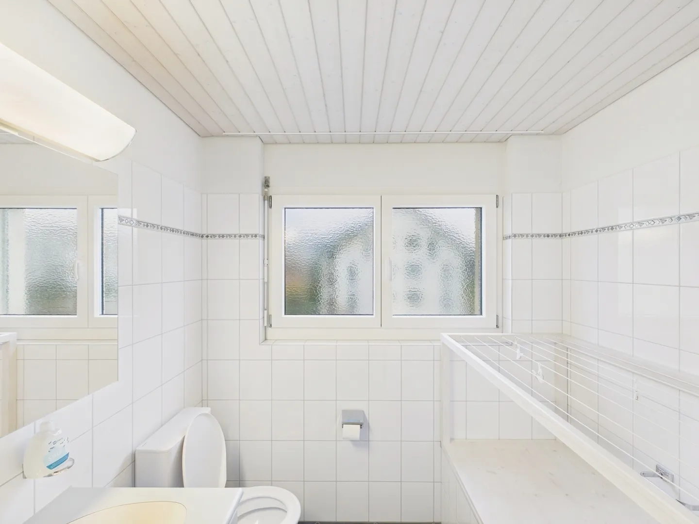 Luminoso appartamento di 3,5 stanze con balcone a Küttigen - Foto 7 di 11