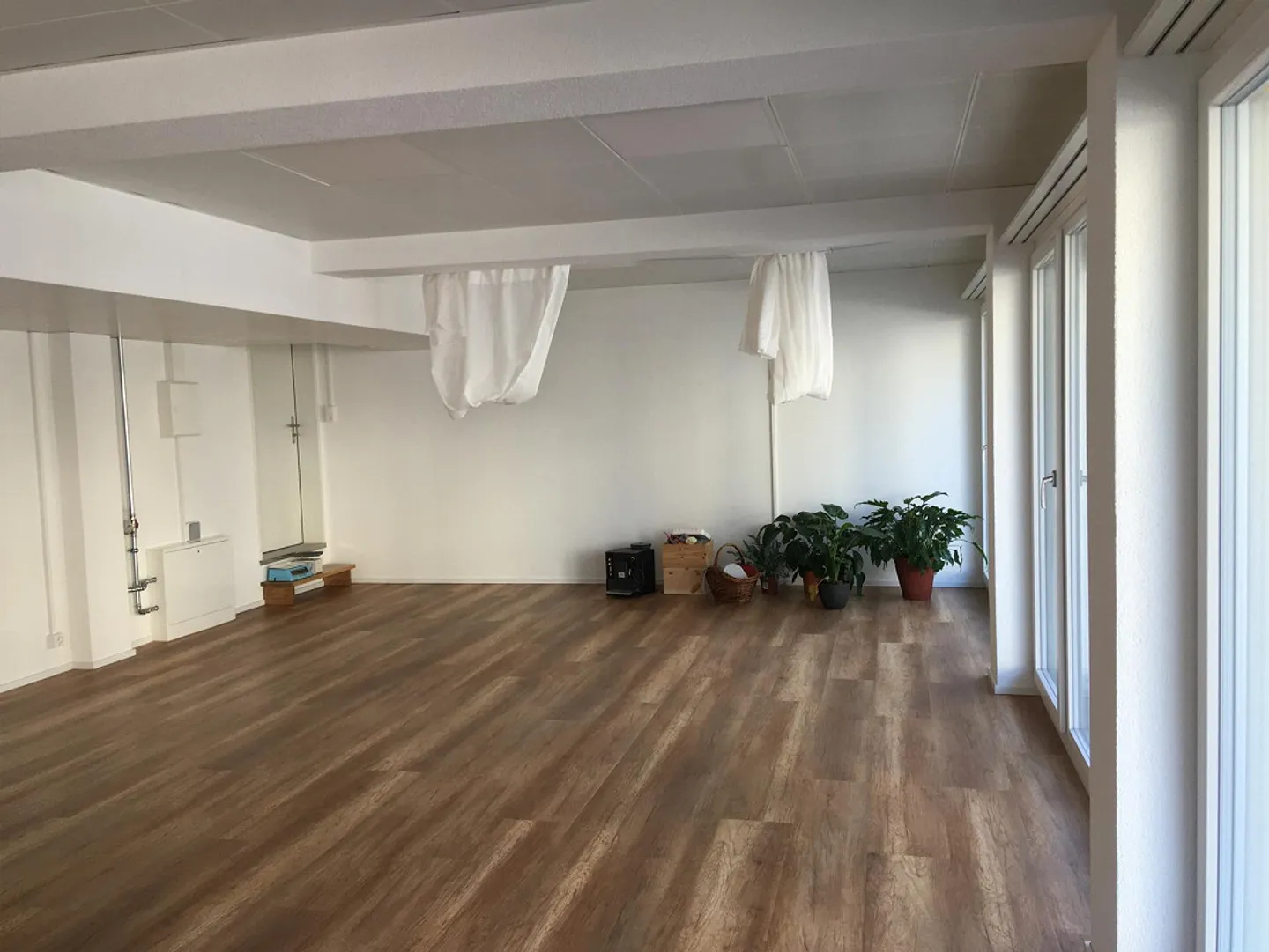 Espace commercial / Atelier / Bureau à louer, 48.5m² avec parking - Photo 3 sur 6