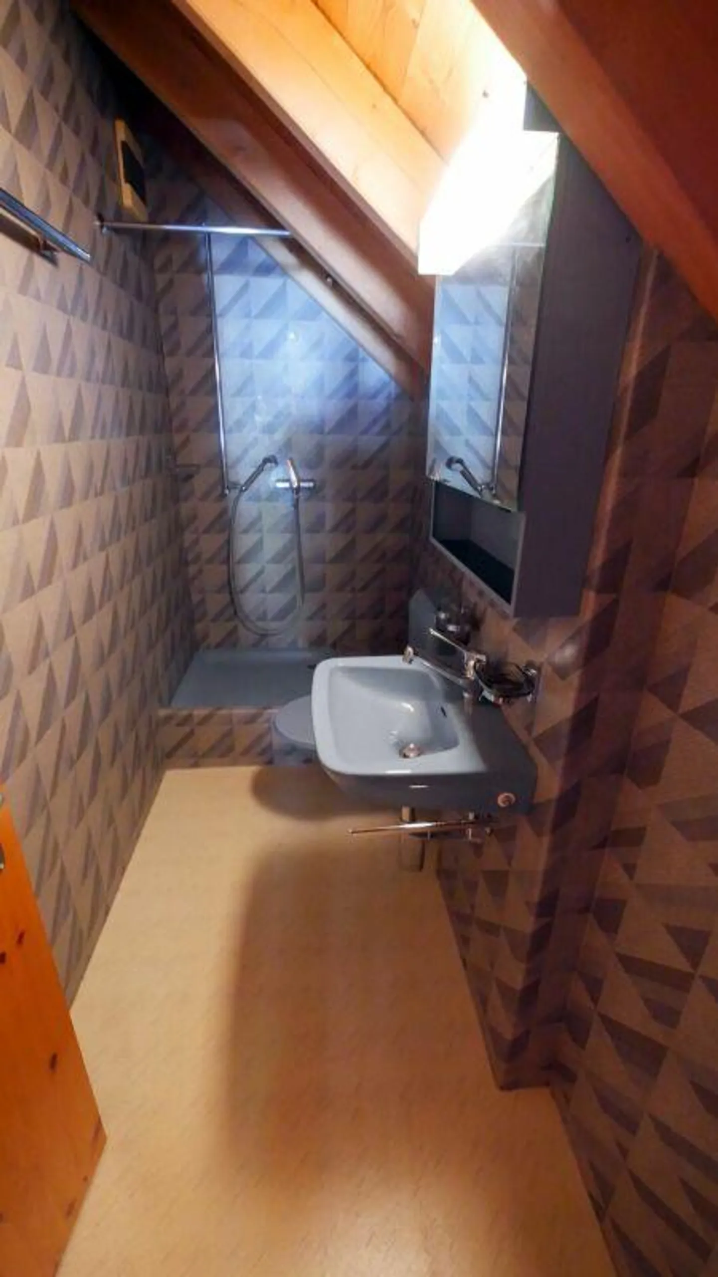 5.5 - Chambres - Appartement sous les combles (Maisonette) - Photo 15 sur 17