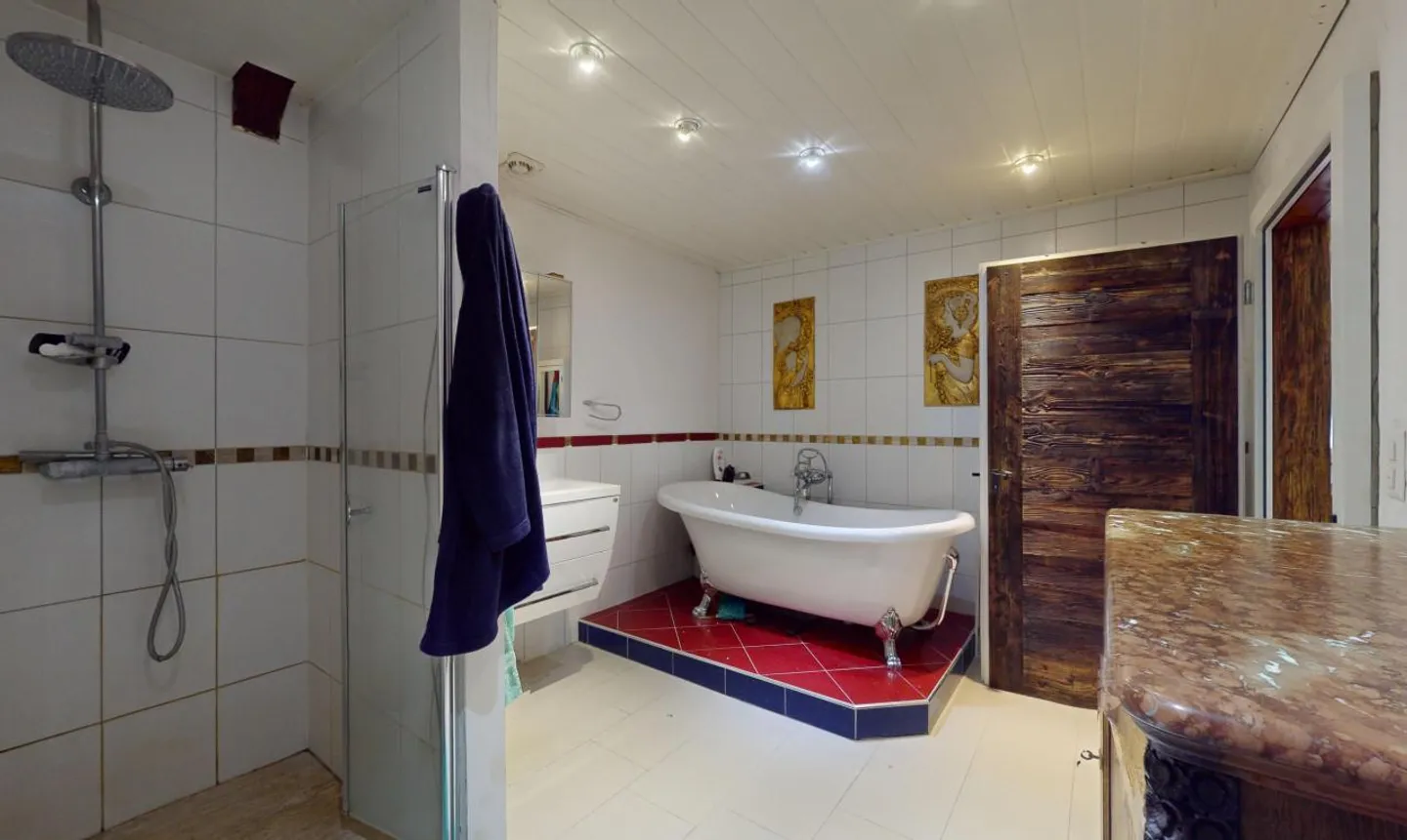Spacious and fully rented multi-family house with commercial unit - Photo 10 of 13