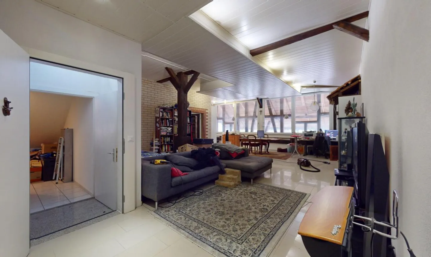 Spacious and fully rented multi-family house with commercial unit - Photo 11 of 13