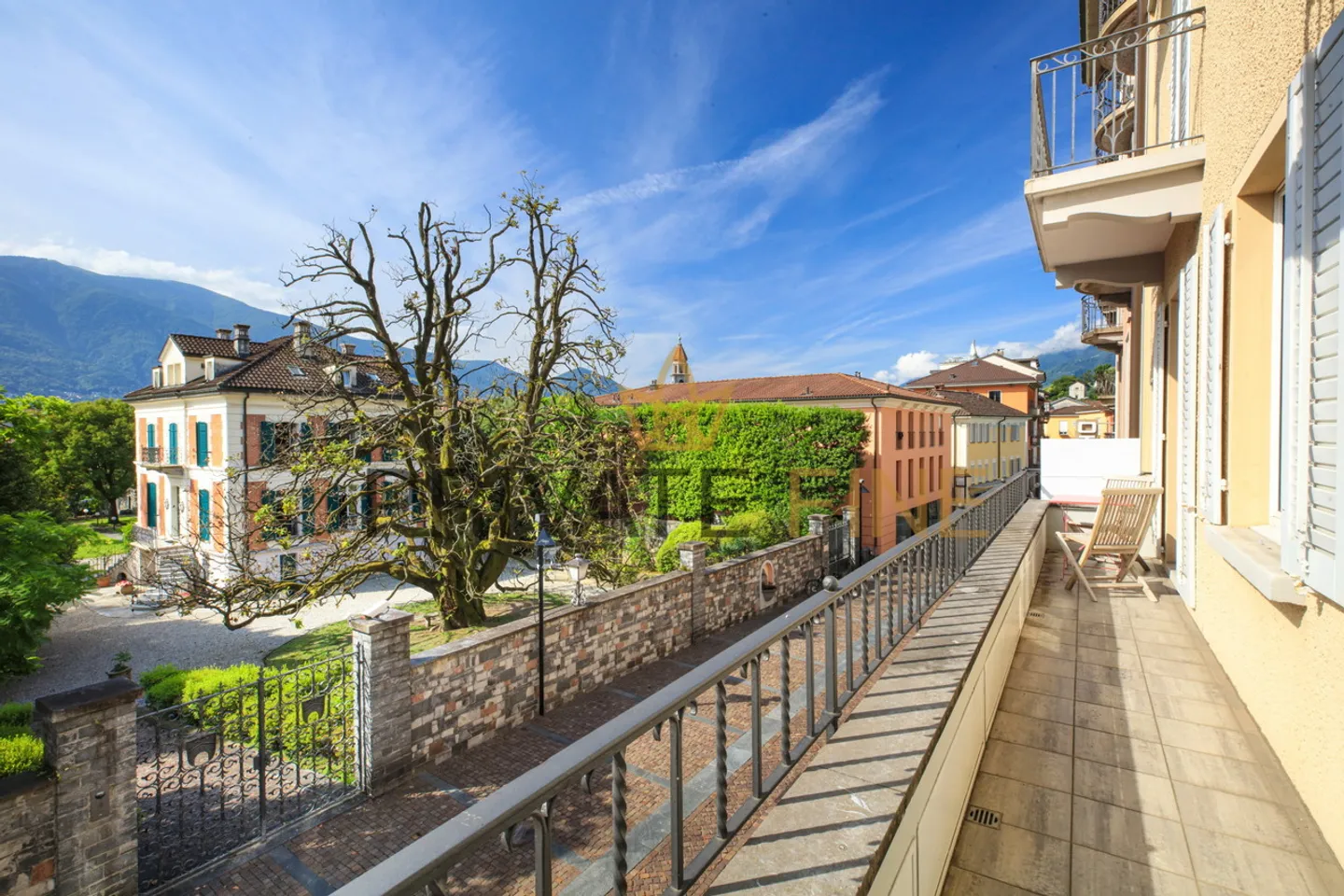 Charming Apartment with Terrace - Photo 9 of 10