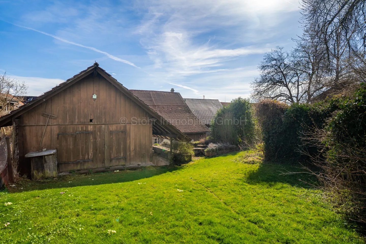 Building land in Brütten with historic farmhouse and development potential - Photo 4 of 25