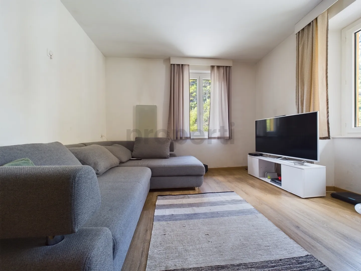 Spacious 7.5-room apartment in the heart of Lavorgo - Photo 1 of 10