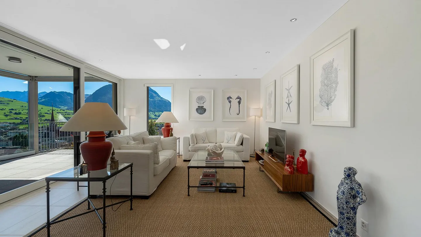 Sunny Living Oasis with Panoramic View over Lake and Mountains - Photo 3 of 6