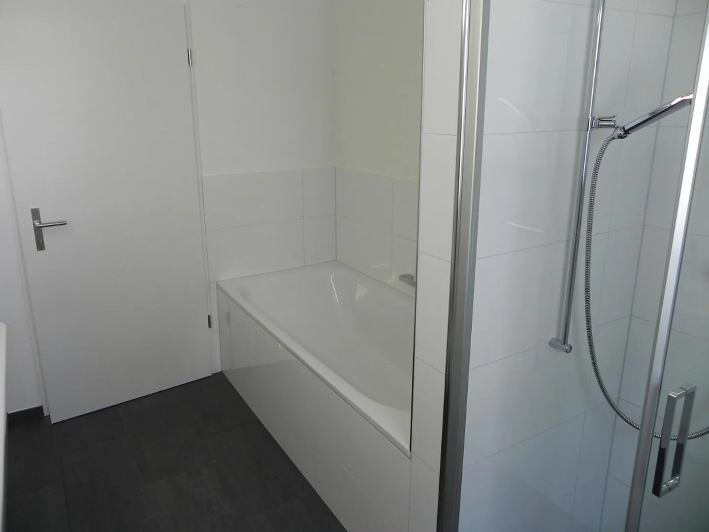 Attraktive, helle, moderne  und  komfortable 3 1/2 Zimmer Wohnung - Foto 6 von 22