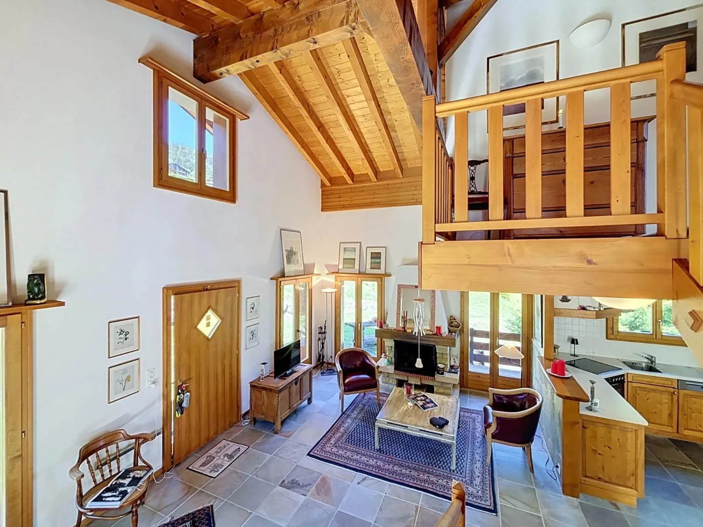 Chalet with breathtaking view - Photo 3 of 13