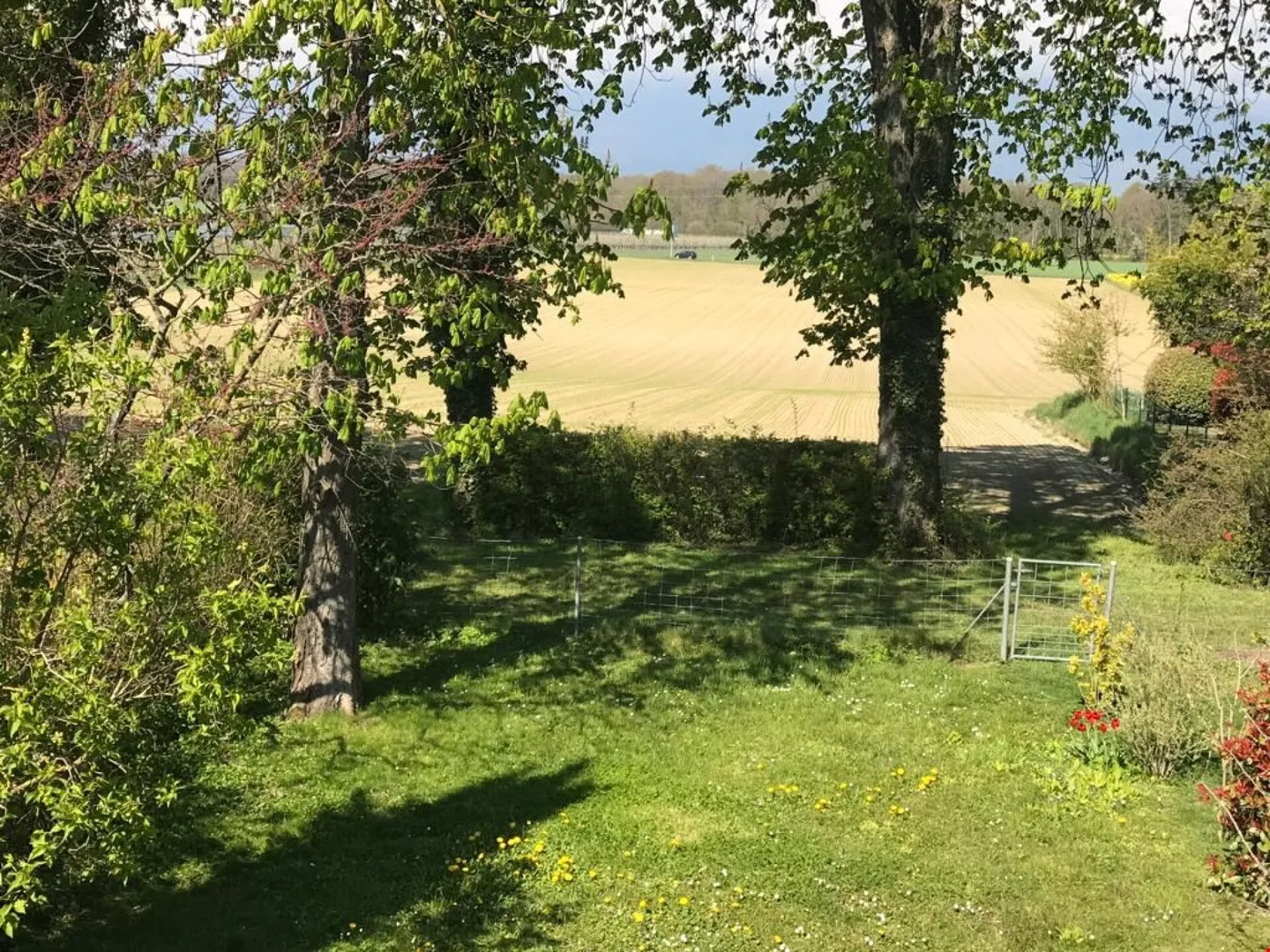 Schönes renoviertes Zimmer zur Miete in einer Villa - Foto 2 von 3