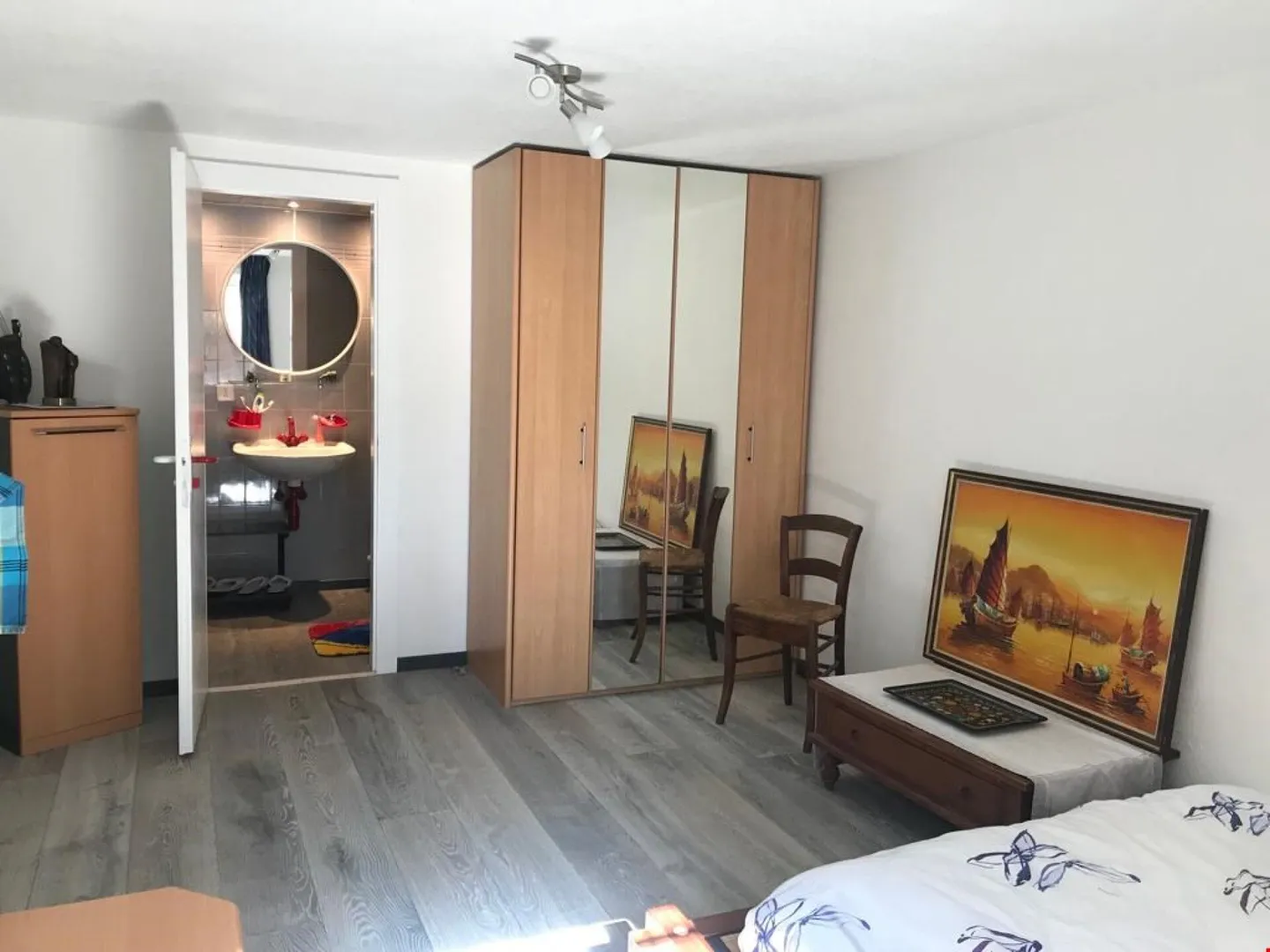 Schönes renoviertes Zimmer zur Miete in einer Villa - Foto 3 von 3