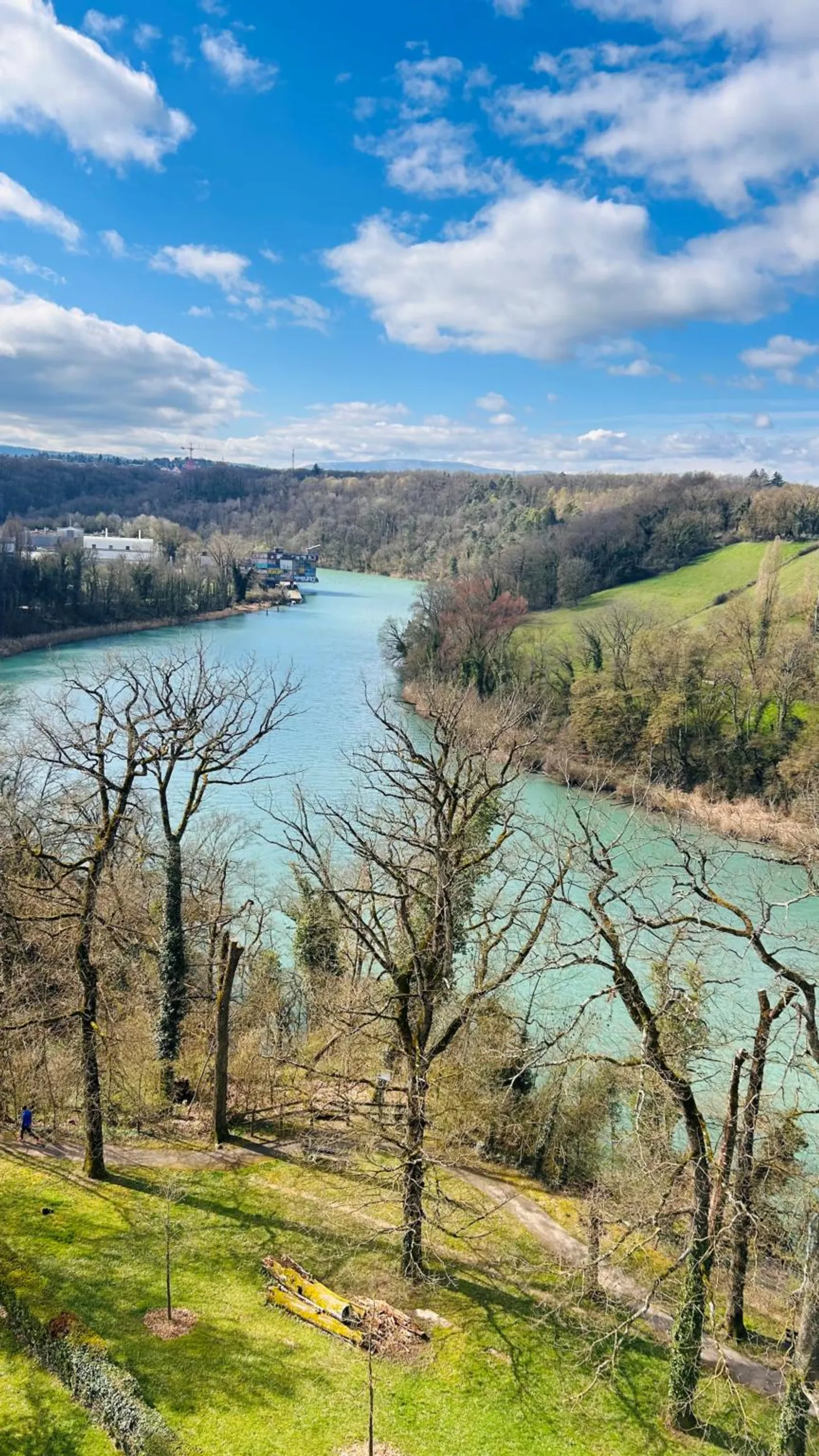 Bright Apartment with Stunning Views - Photo 3 of 7