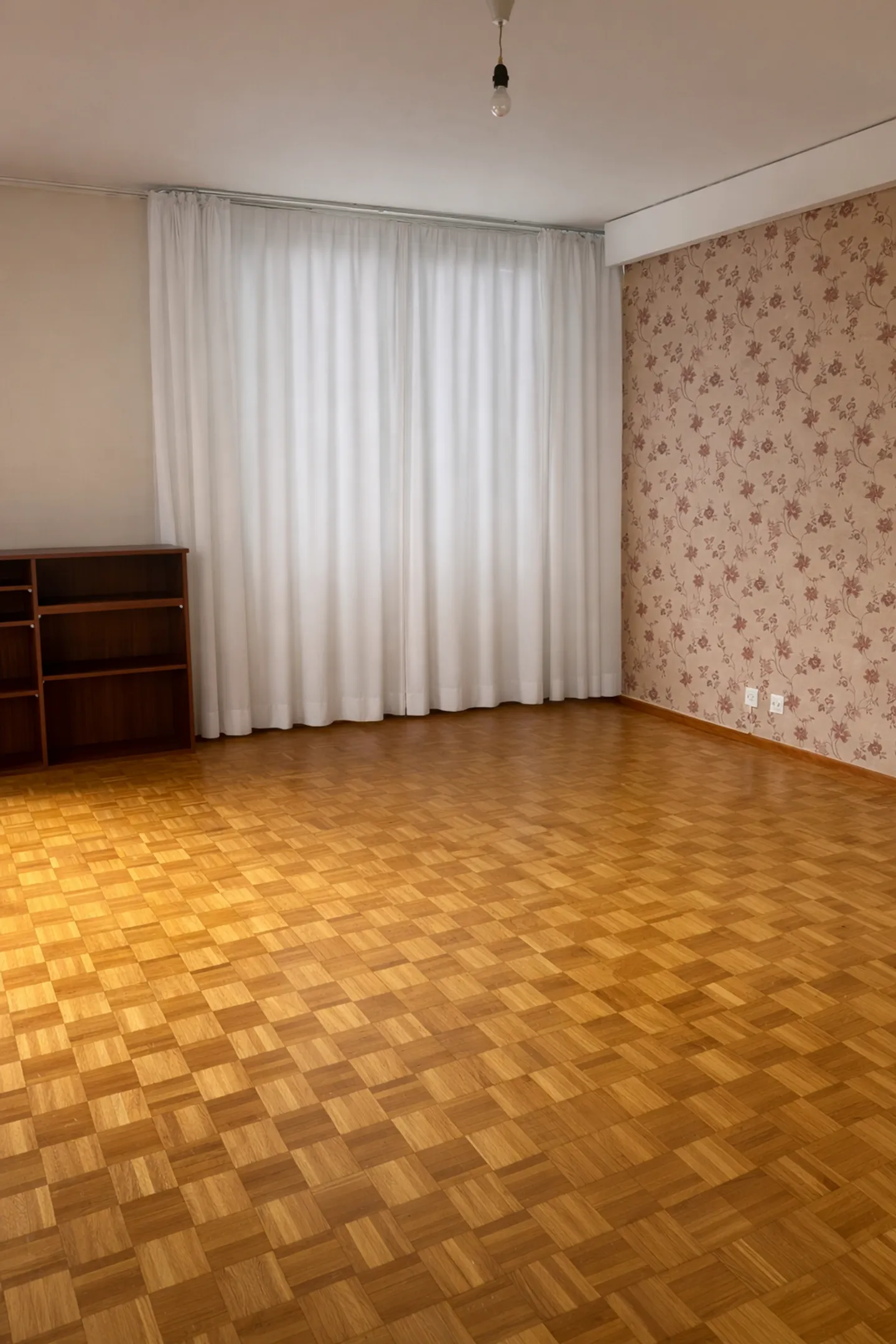 Bright Apartment with Stunning Views - Photo 5 of 7