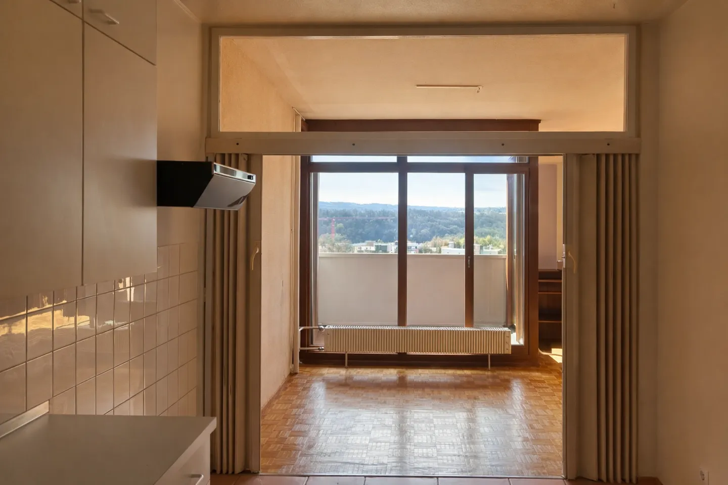 Bright Apartment with Stunning Views - Photo 6 of 7