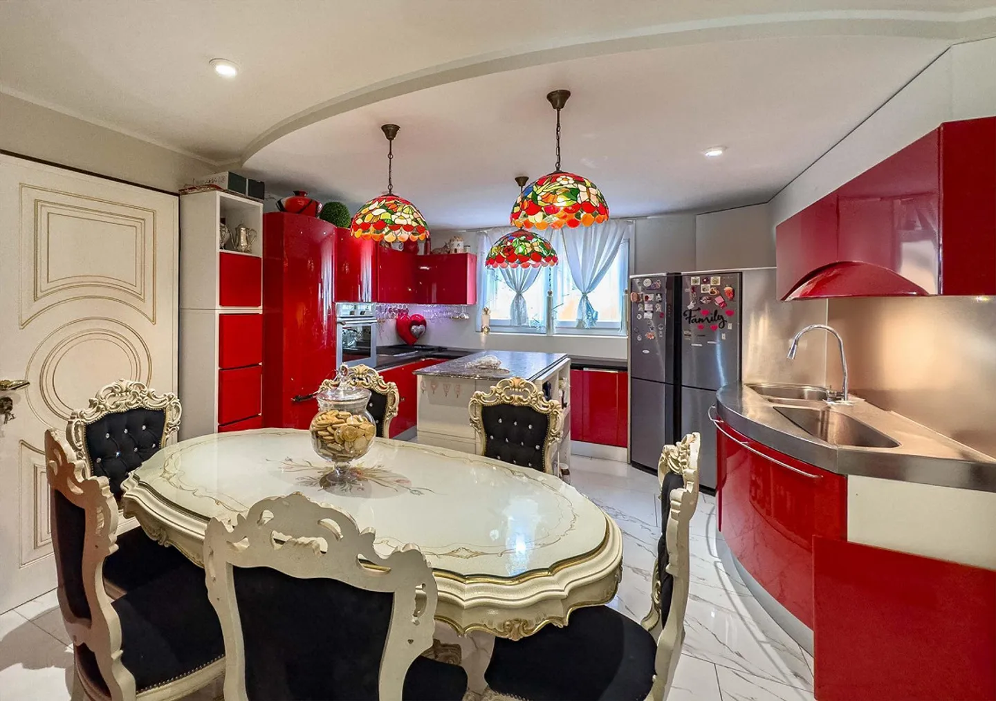 House with large garden in Figino, a short distance from the lake - Photo 2 of 11