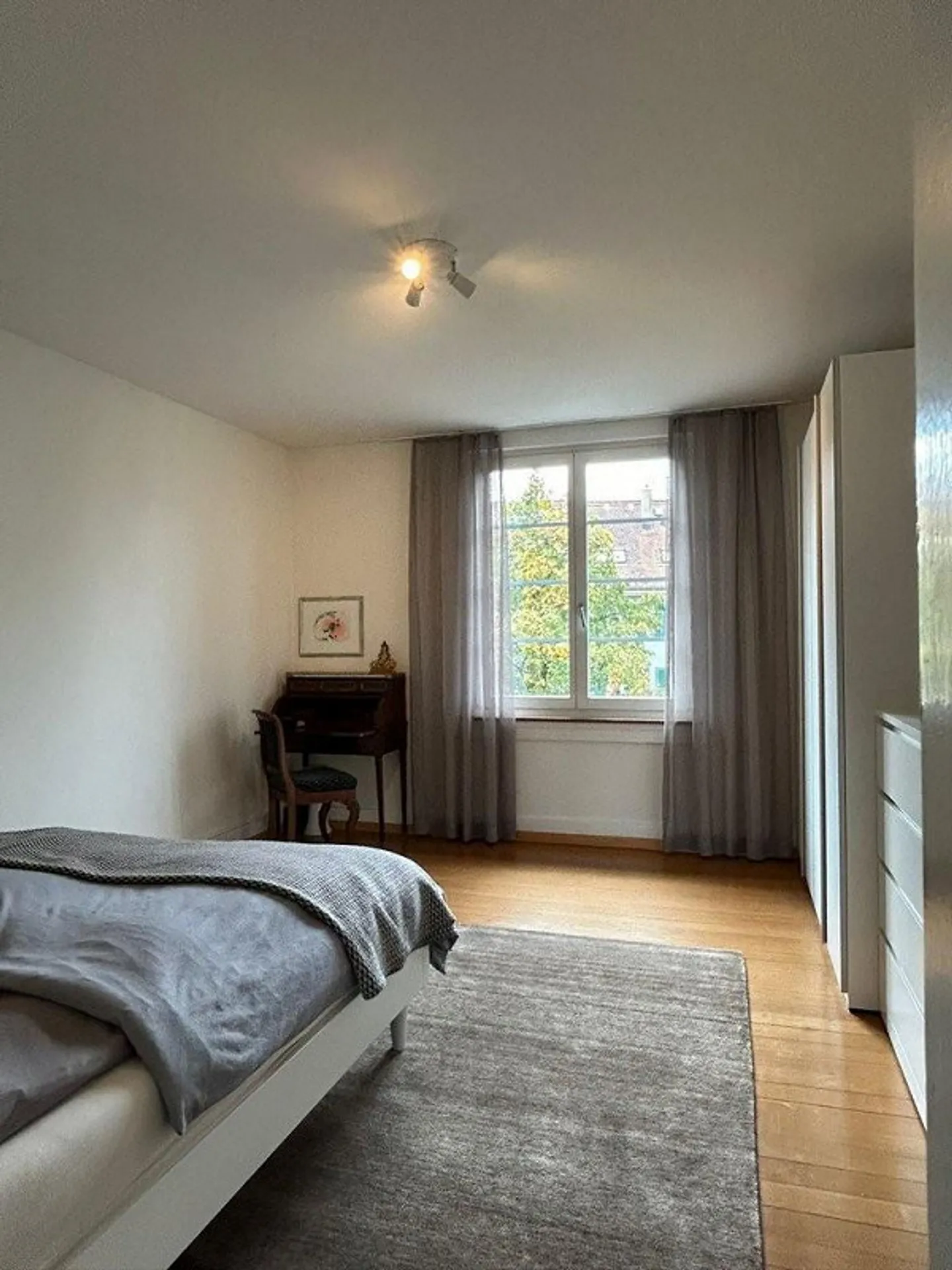 Bright Altbau apartment in Lorraine - Photo 4 of 8