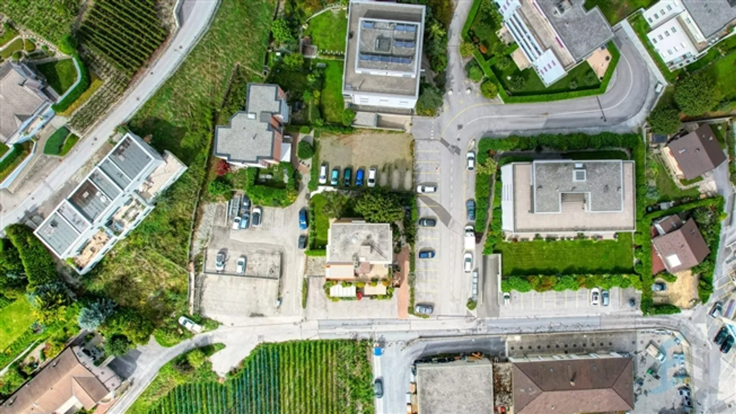 EXCLUSIVE Charming 3 1/2 Room Apartment Near the City Center - Photo 11 of 11