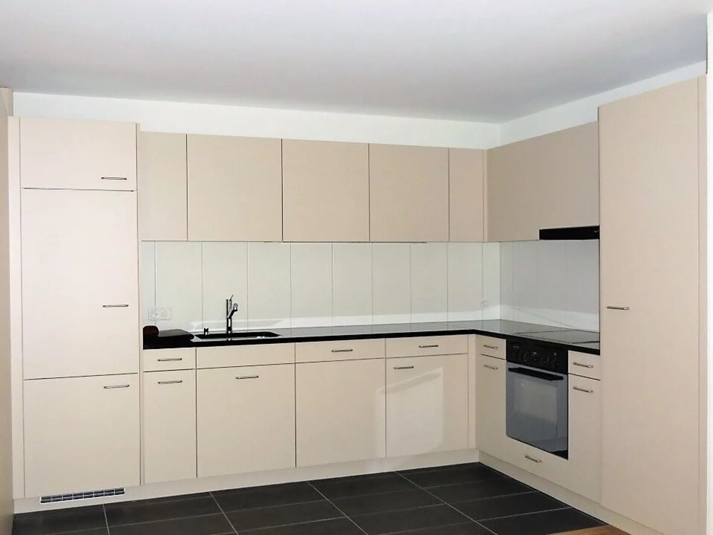 Sonnige 2.5 Zimmer-Wohnung - Foto 4 von 6