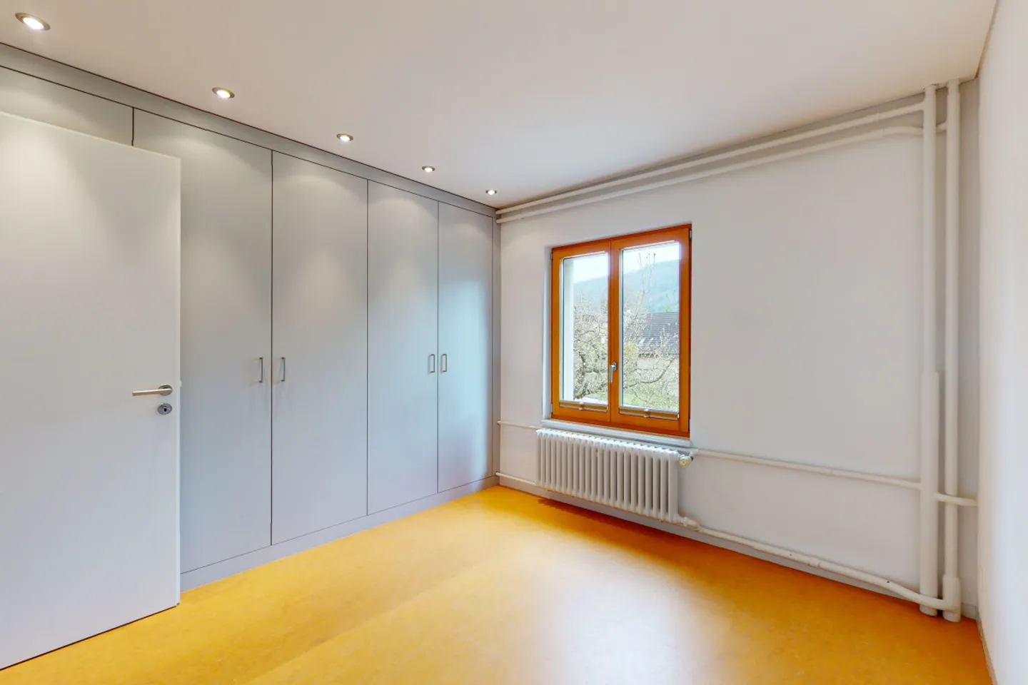 Residential building for sale - Photo 4 of 13