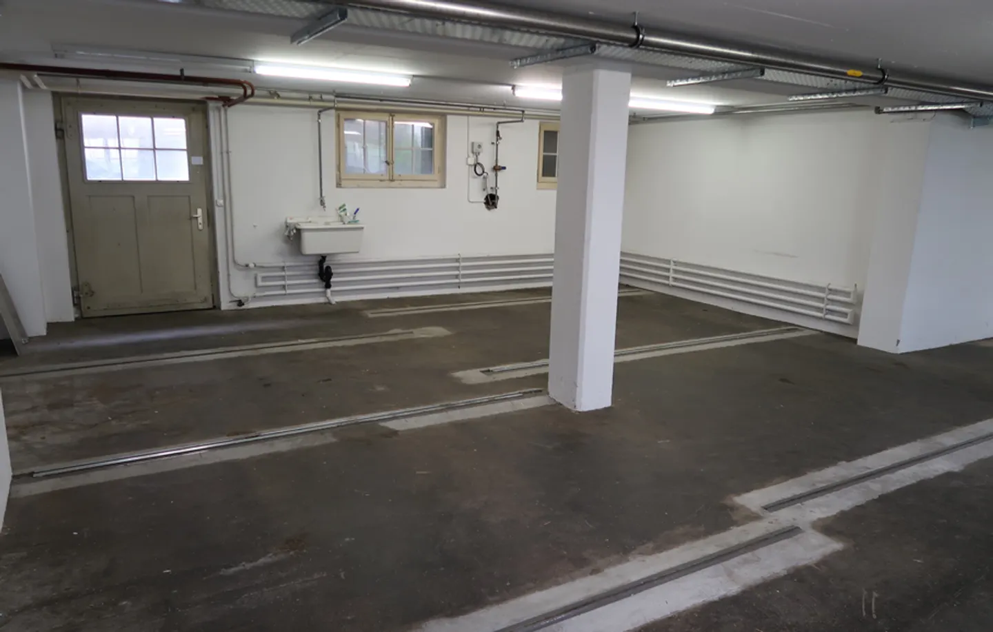 Versatile commercial space in Schöftland - Photo 6 of 13