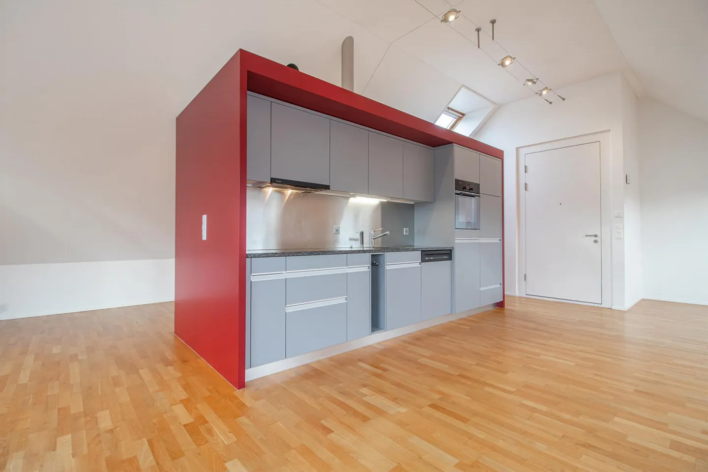 Au centre de Huttwil dans le meilleur emplacement - Photo 3 sur 5